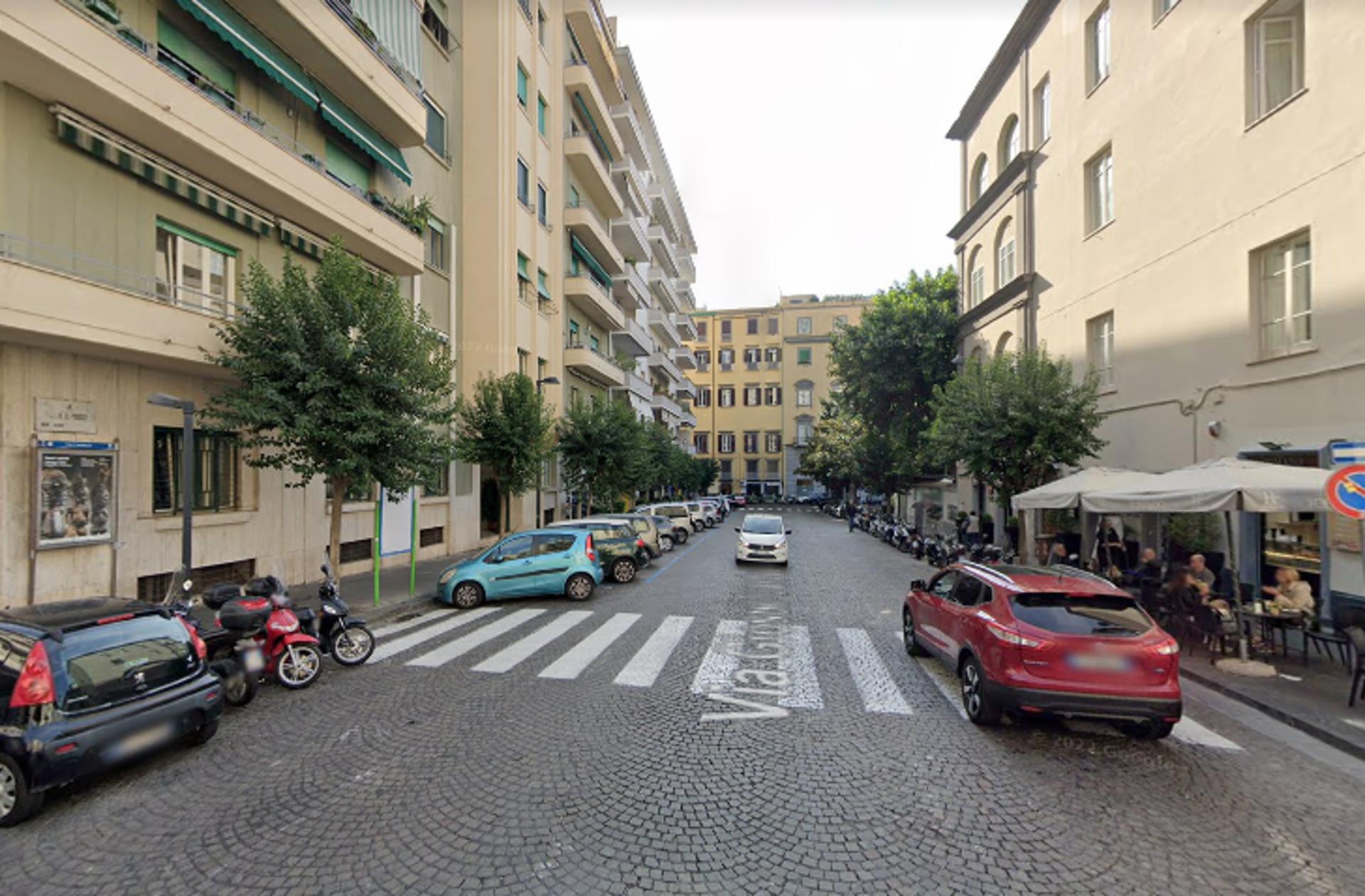 Impianto STENDARDO a Napoli, in zona Mercatò