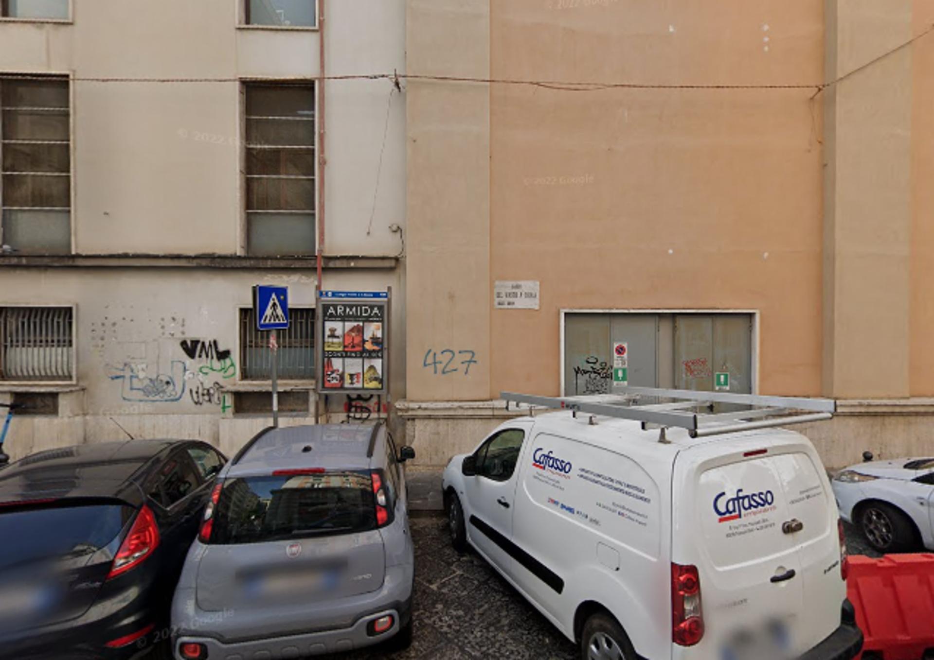 Impianto STENDARDO a Napoli, in zona Frozen Yogurt e Gelati
