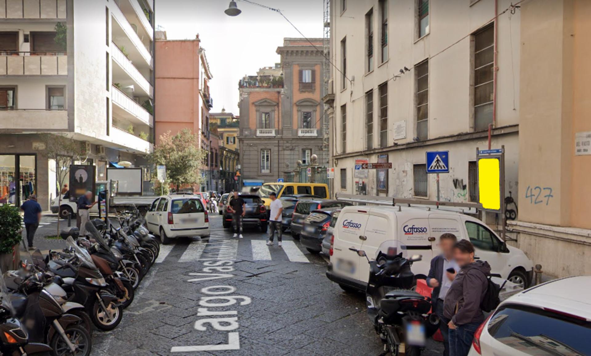 Impianto STENDARDO a Napoli, in zona Frozen Yogurt e Gelati