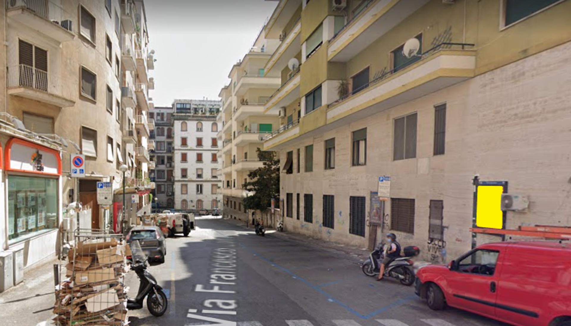 Impianto STENDARDO a Napoli, in zona Frozen Yogurt e Gelati