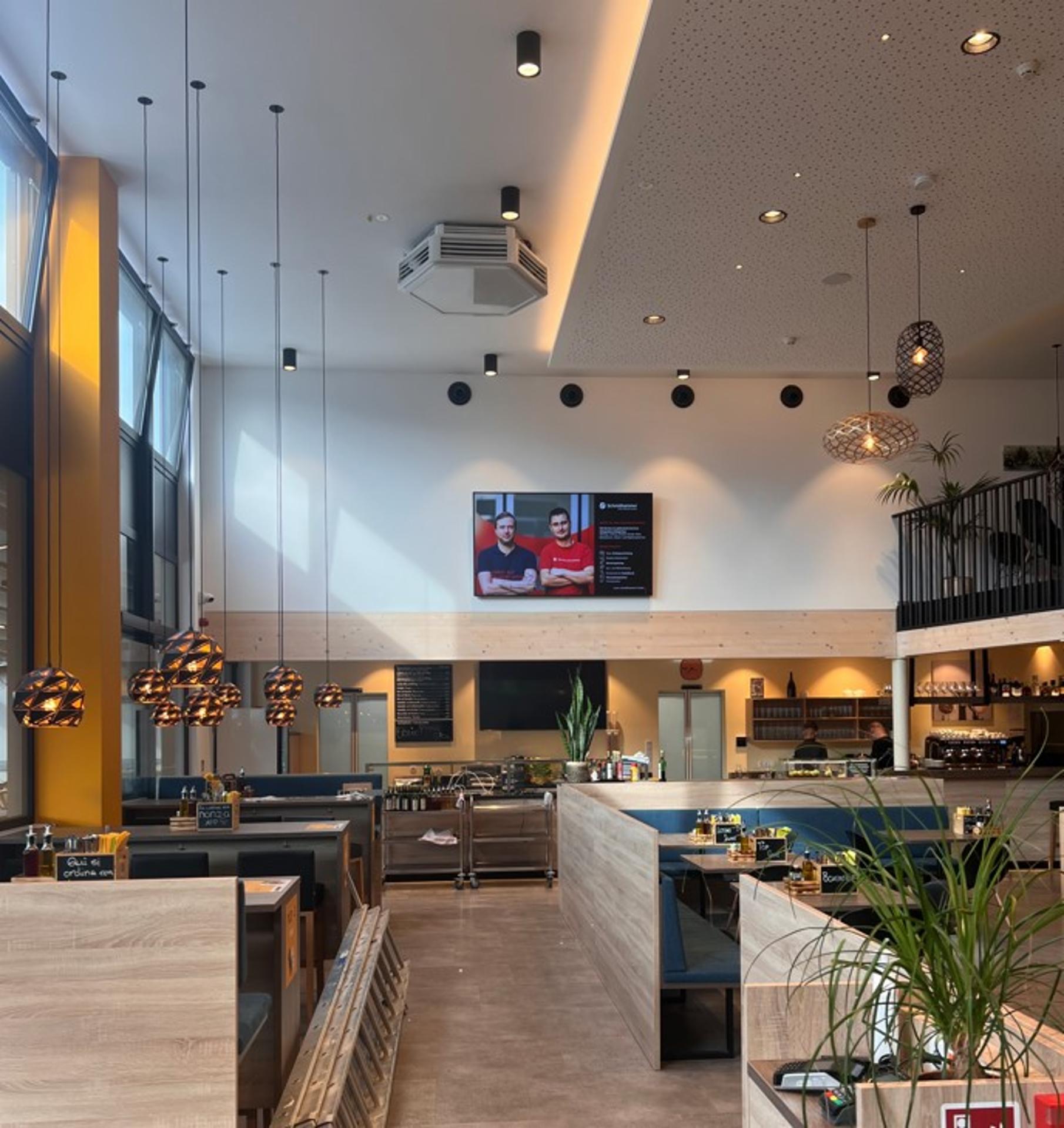Impianto DISPLAY / LED a Bolzano, in zona mein Bistro Avanti