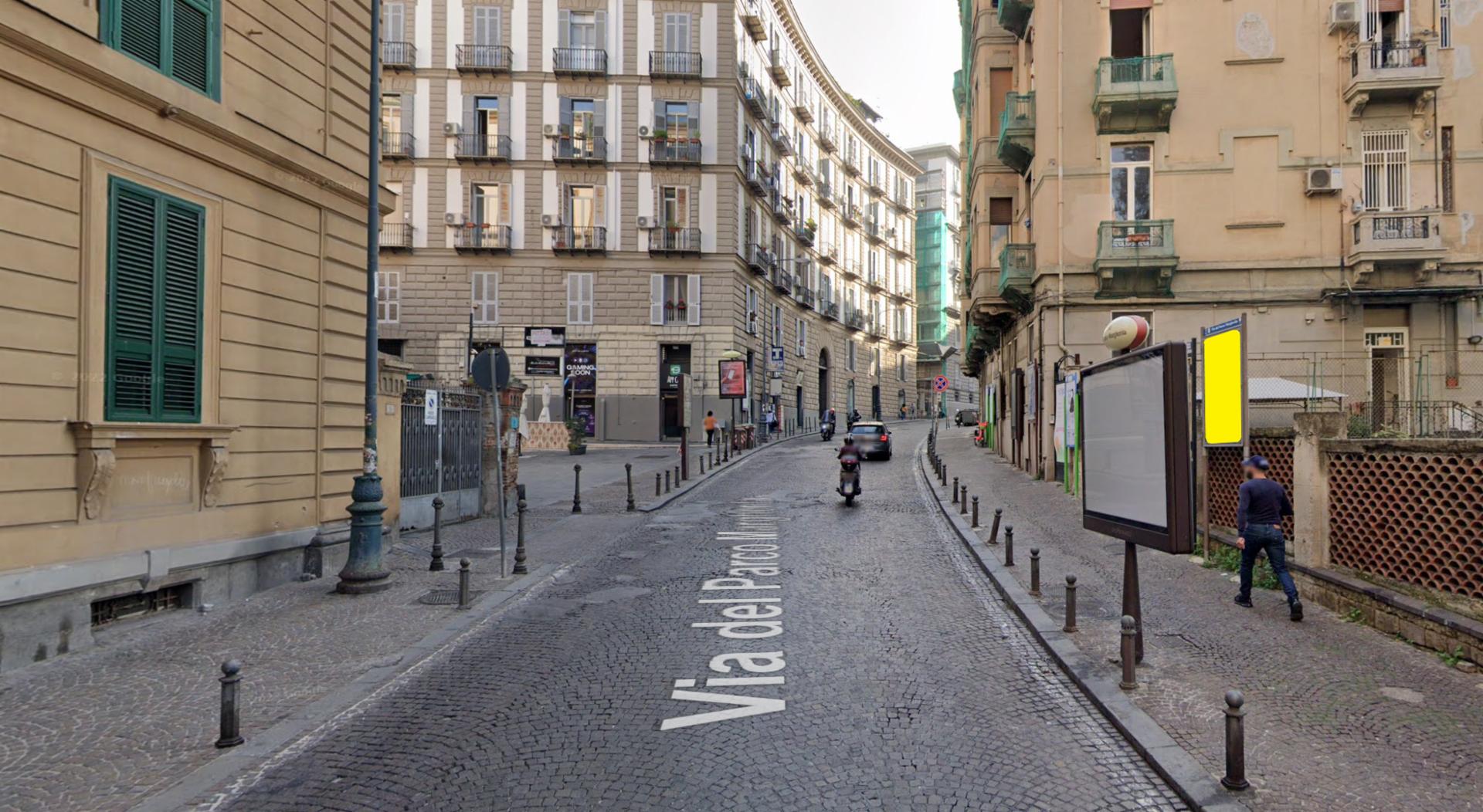 Impianto stendardo a Napoli