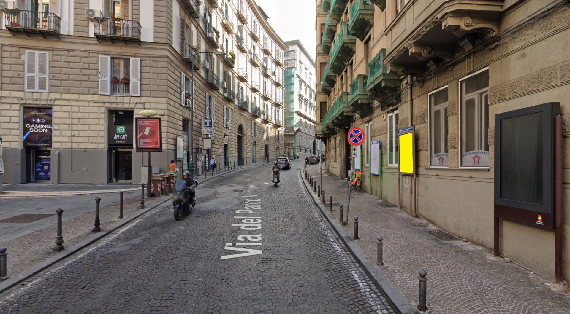 Impianto STENDARDO a Napoli, in zona Cafè Amadeus