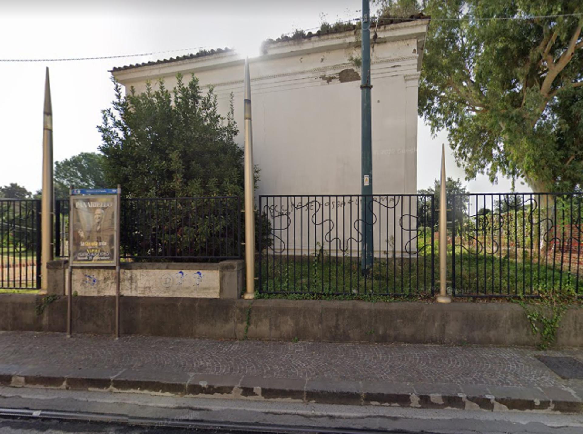 Impianto STENDARDO a Napoli, in zona Chiesa dell'Immacolata a Vico