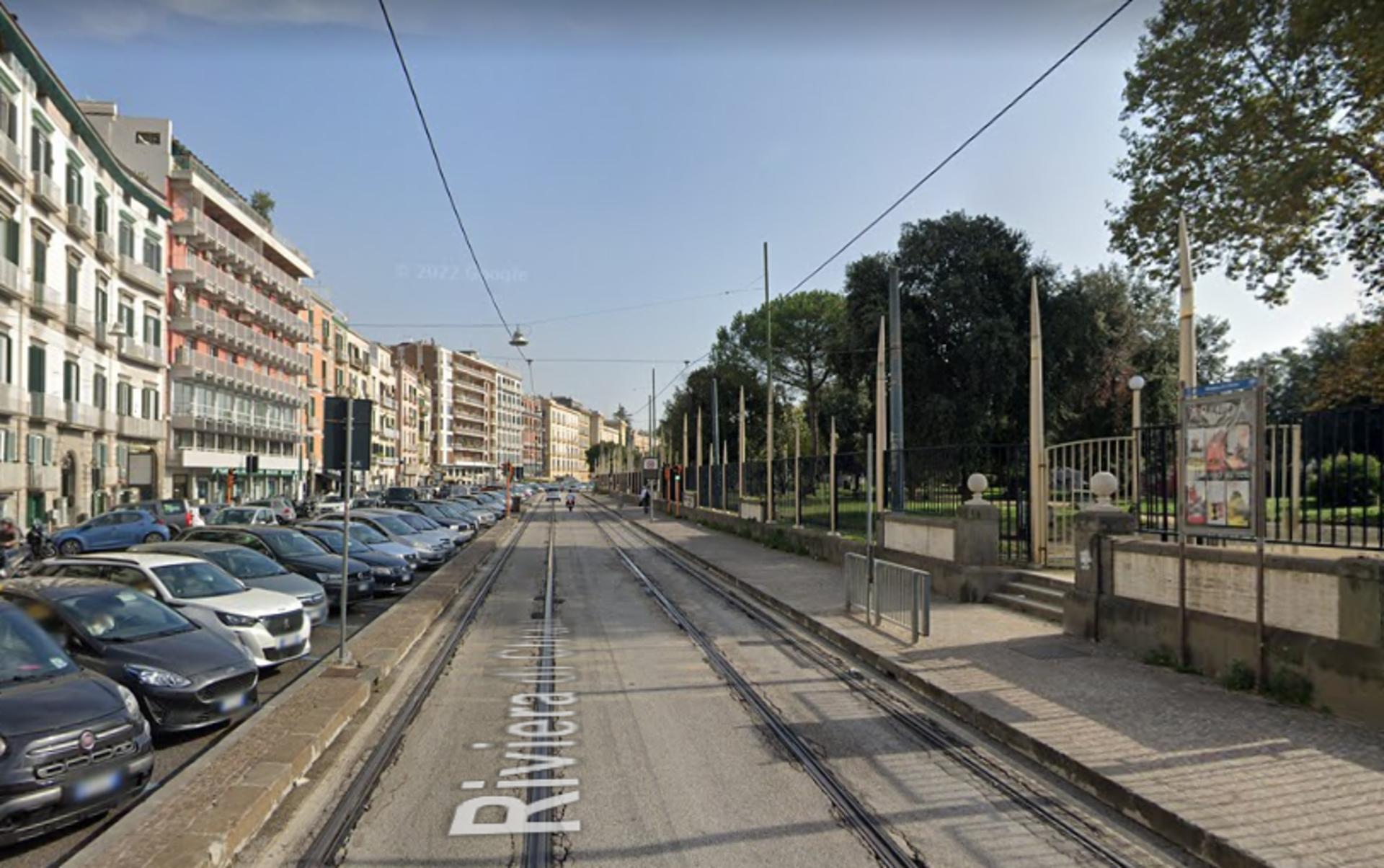 Impianto STENDARDO a Napoli, in zona Obelisco - Meridiana