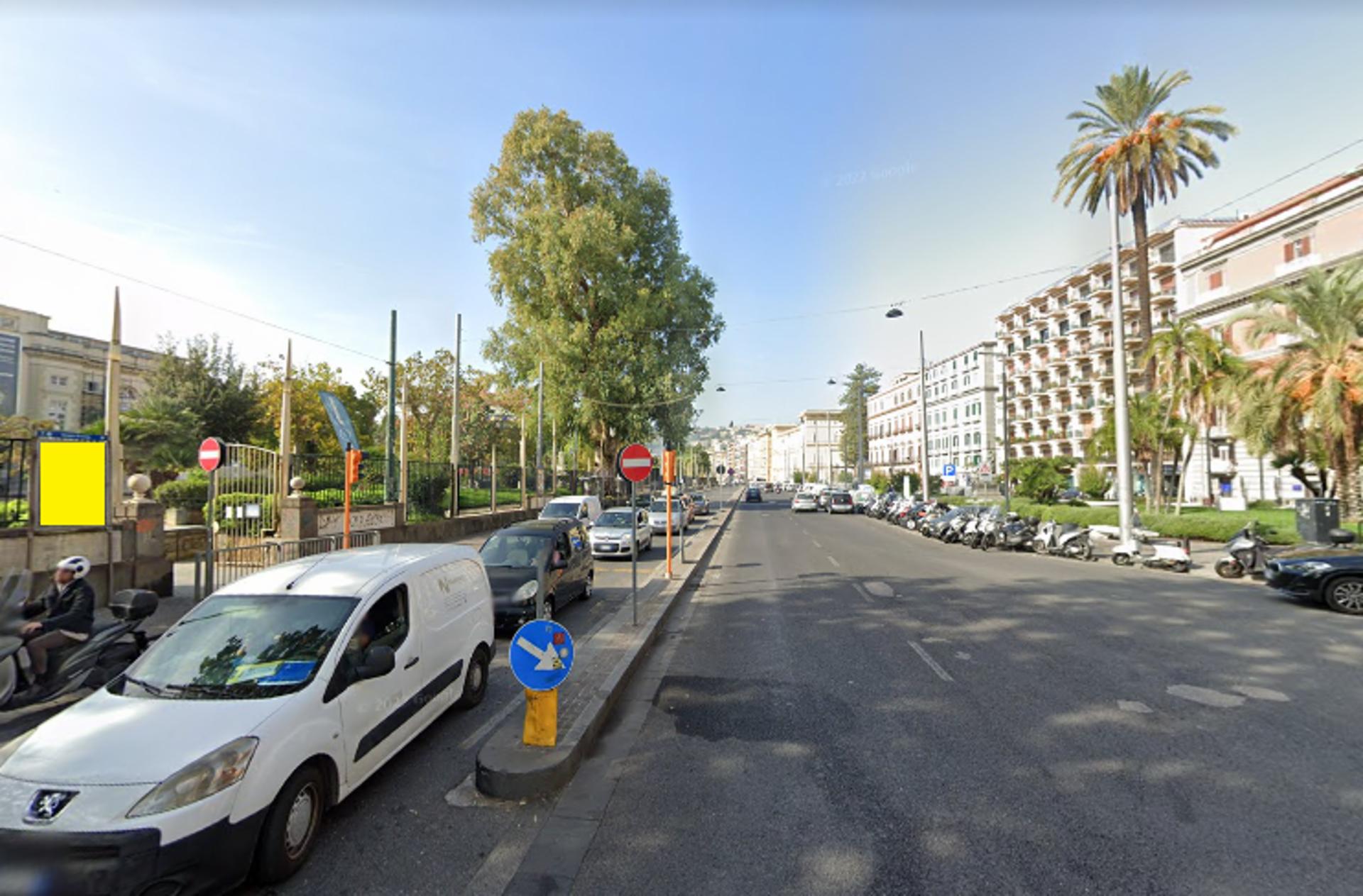 Impianto STENDARDO a Napoli, in zona Bar Pasticceria Moccia