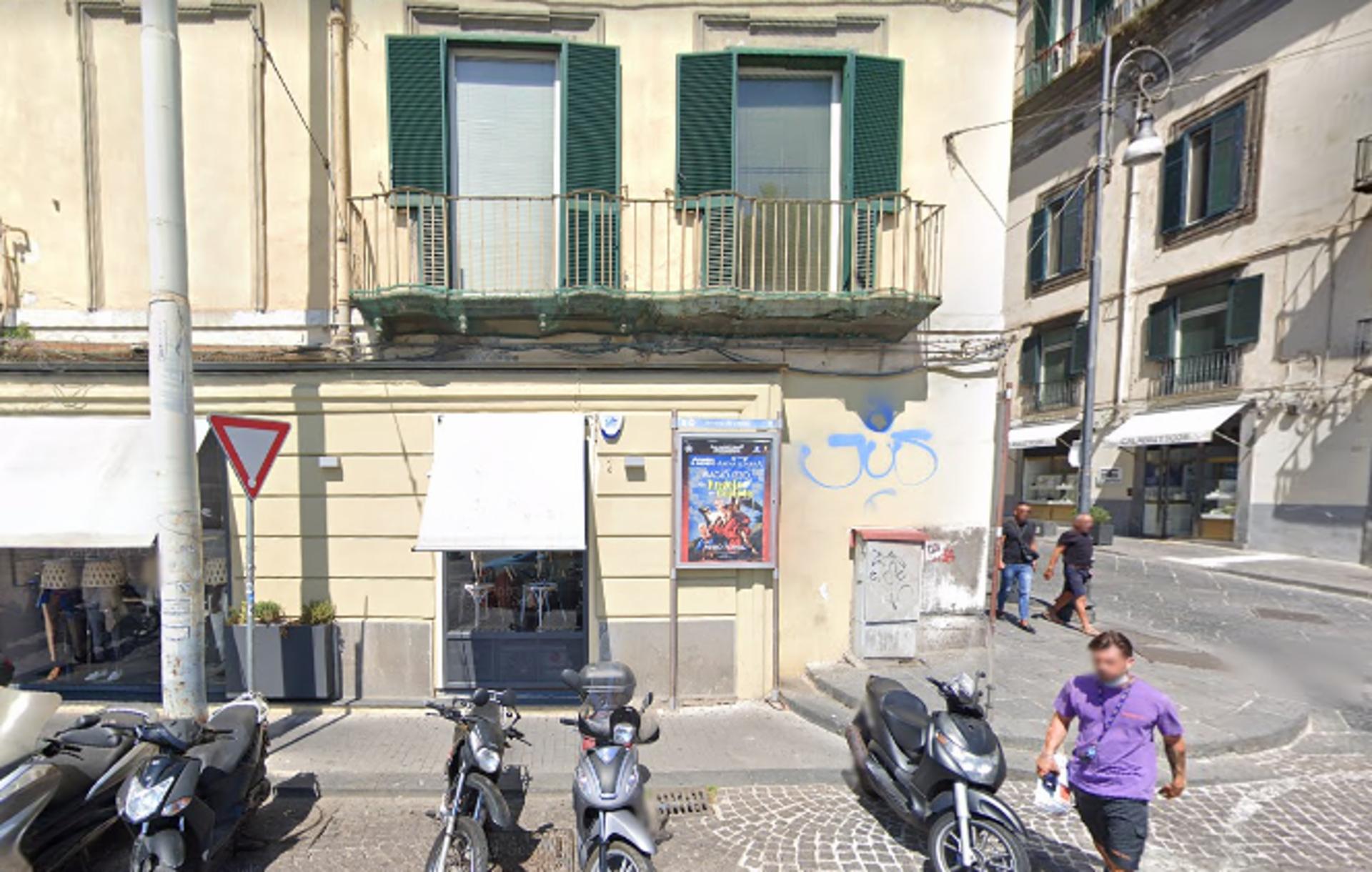 Impianto STENDARDO a Napoli, in zona Antica Friggitoria La Masardona dal 1945