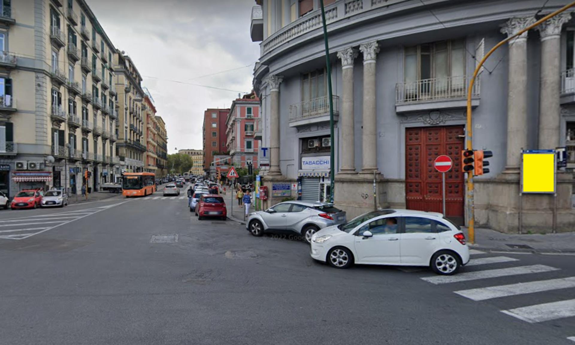 Impianto STENDARDO a Napoli, in zona Paninoteca da Francesco