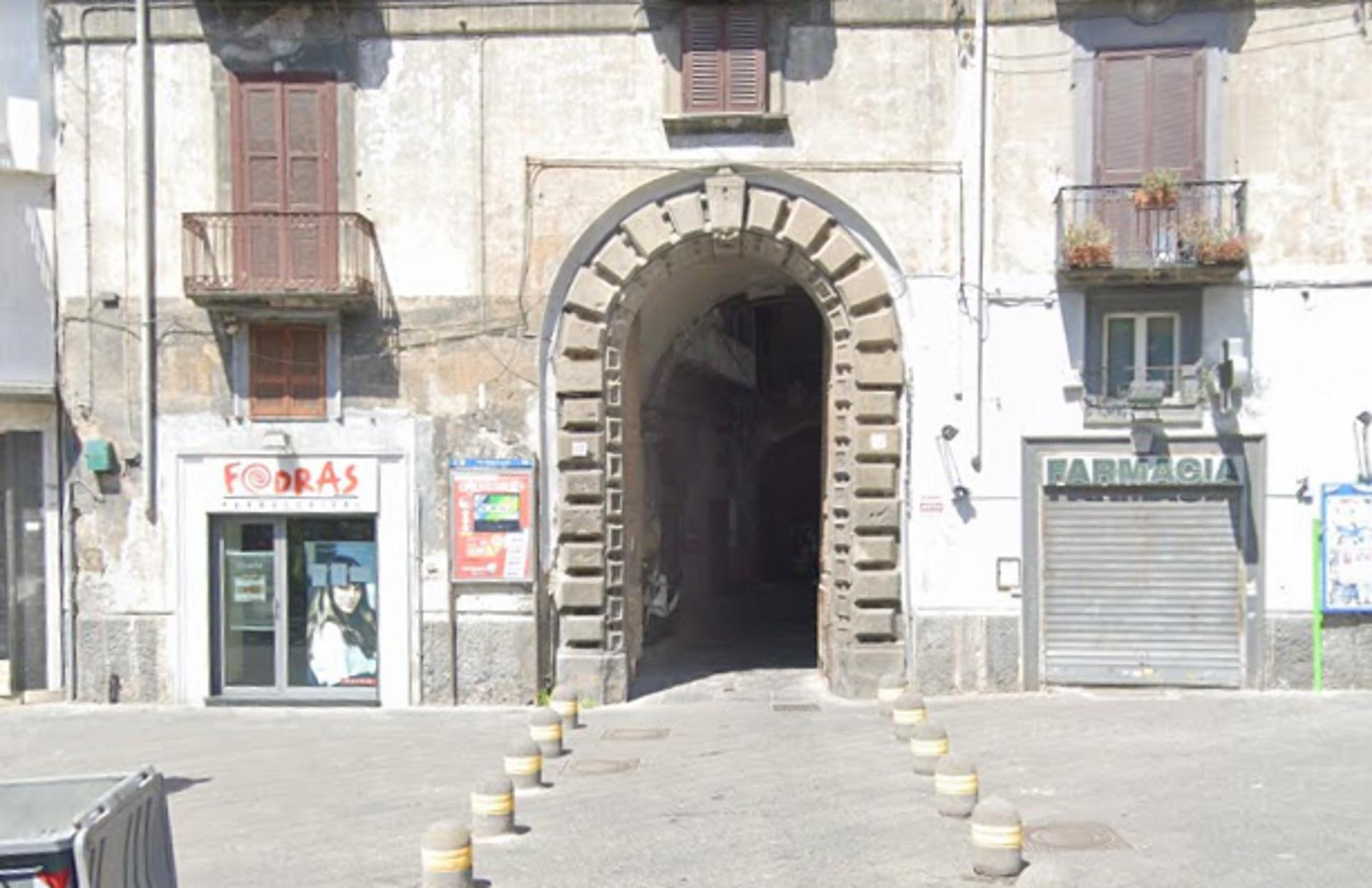 Impianto STENDARDO a Napoli, in zona Chiesa di Santa Maria della Catena