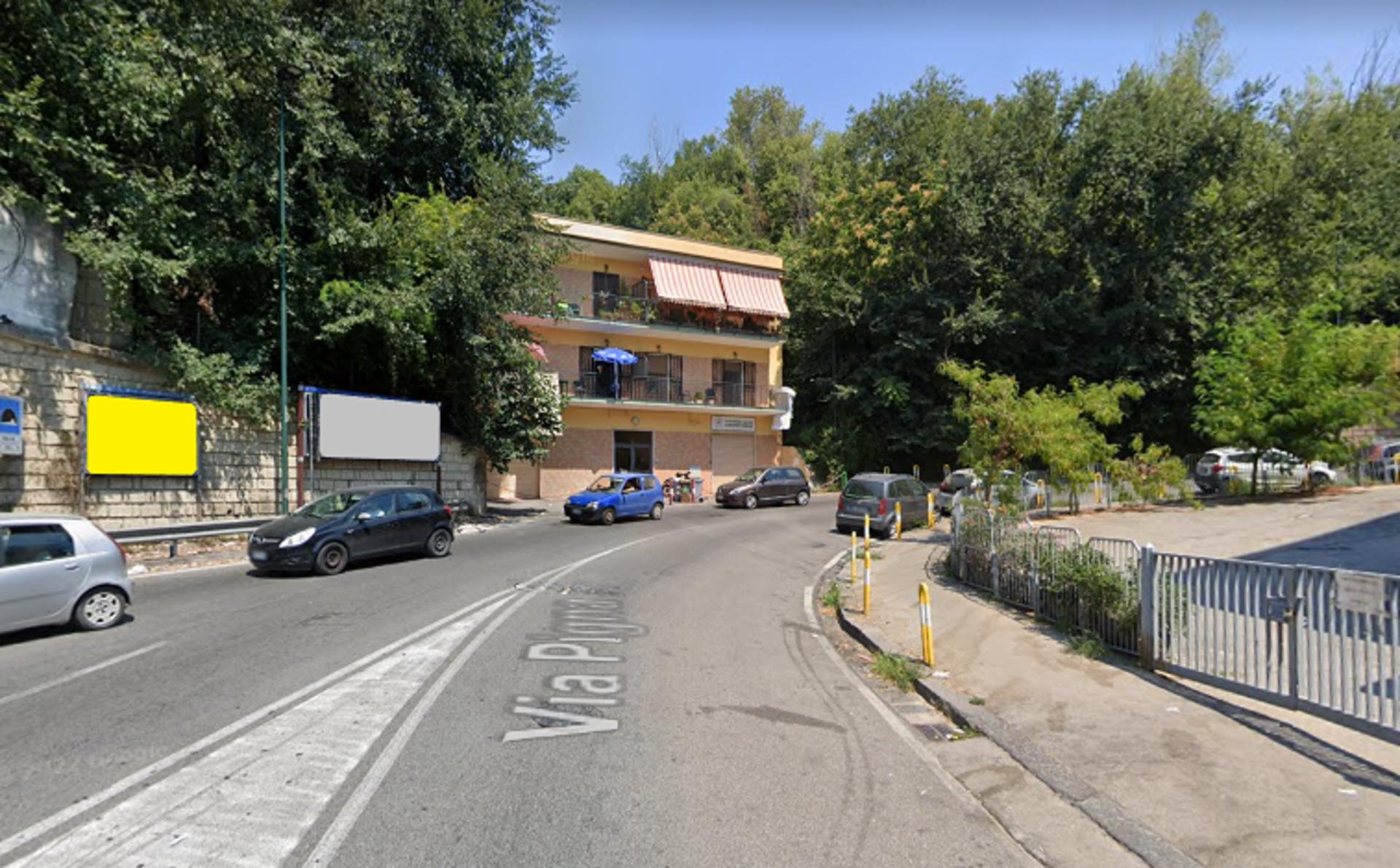 Impianto STENDARDO a Napoli, in zona Caffetteria Omodeo