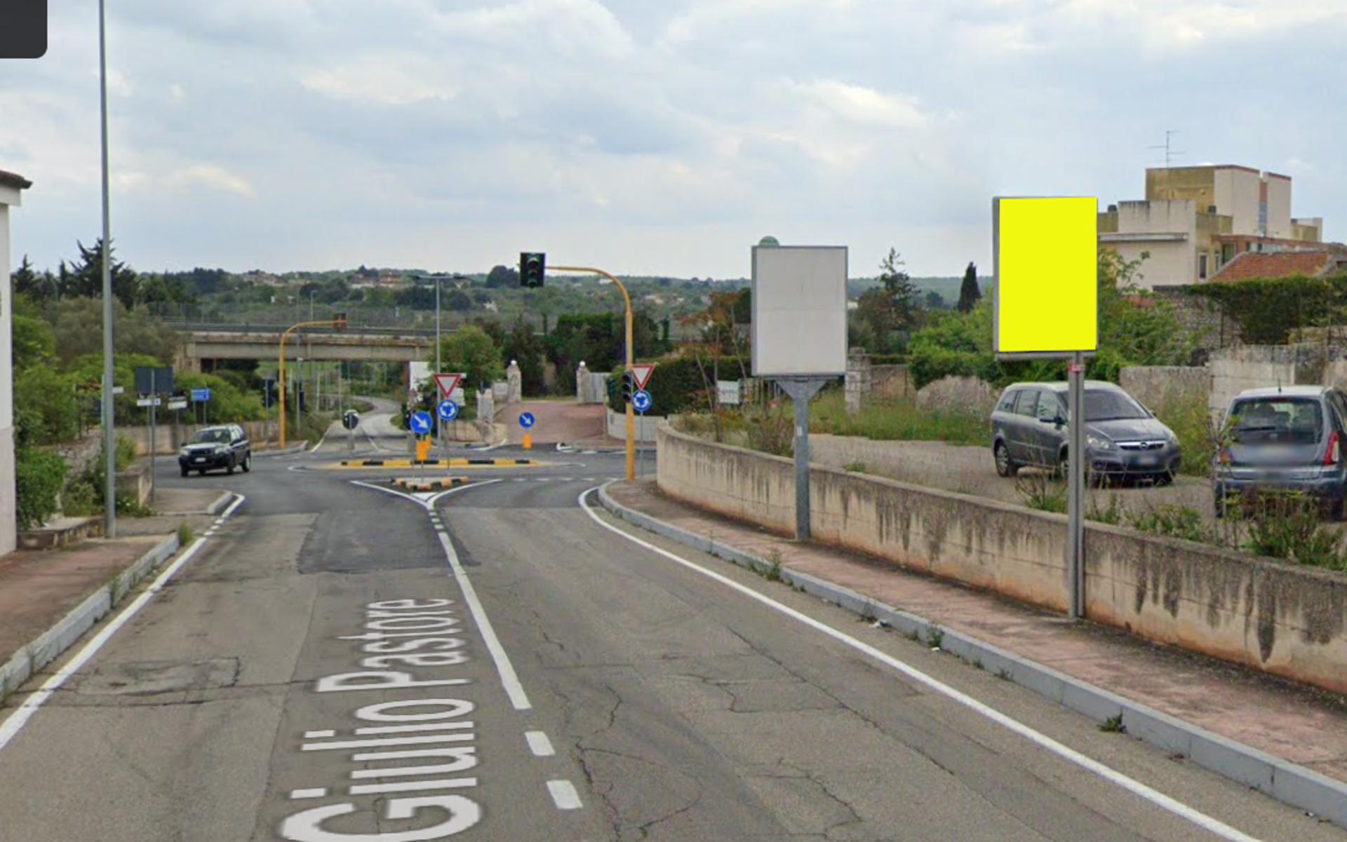 Impianto CARTELLONISTICA a Noci, in zona I.I.S.S. 