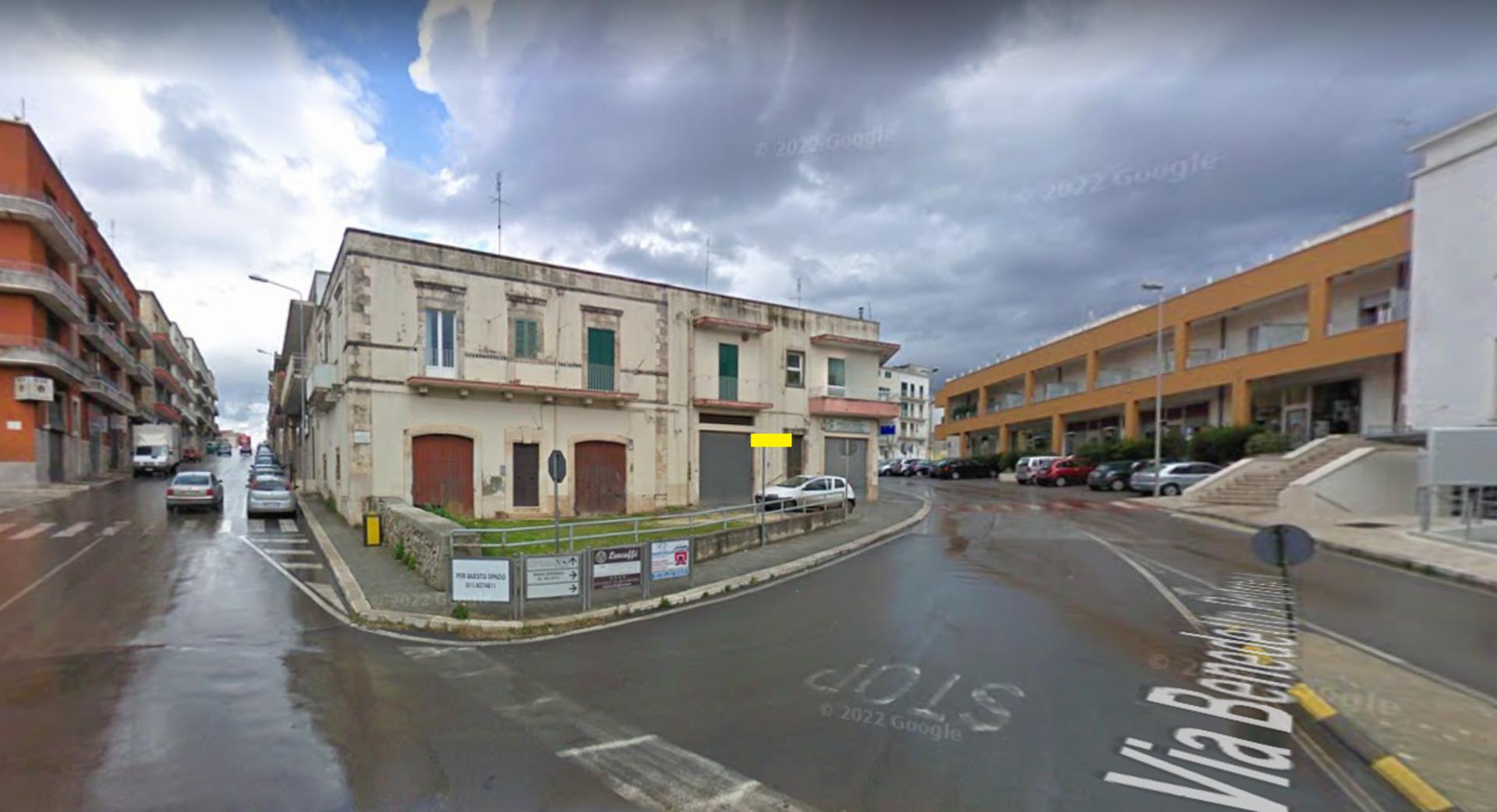 Impianto frecce / preinsegne a Noci