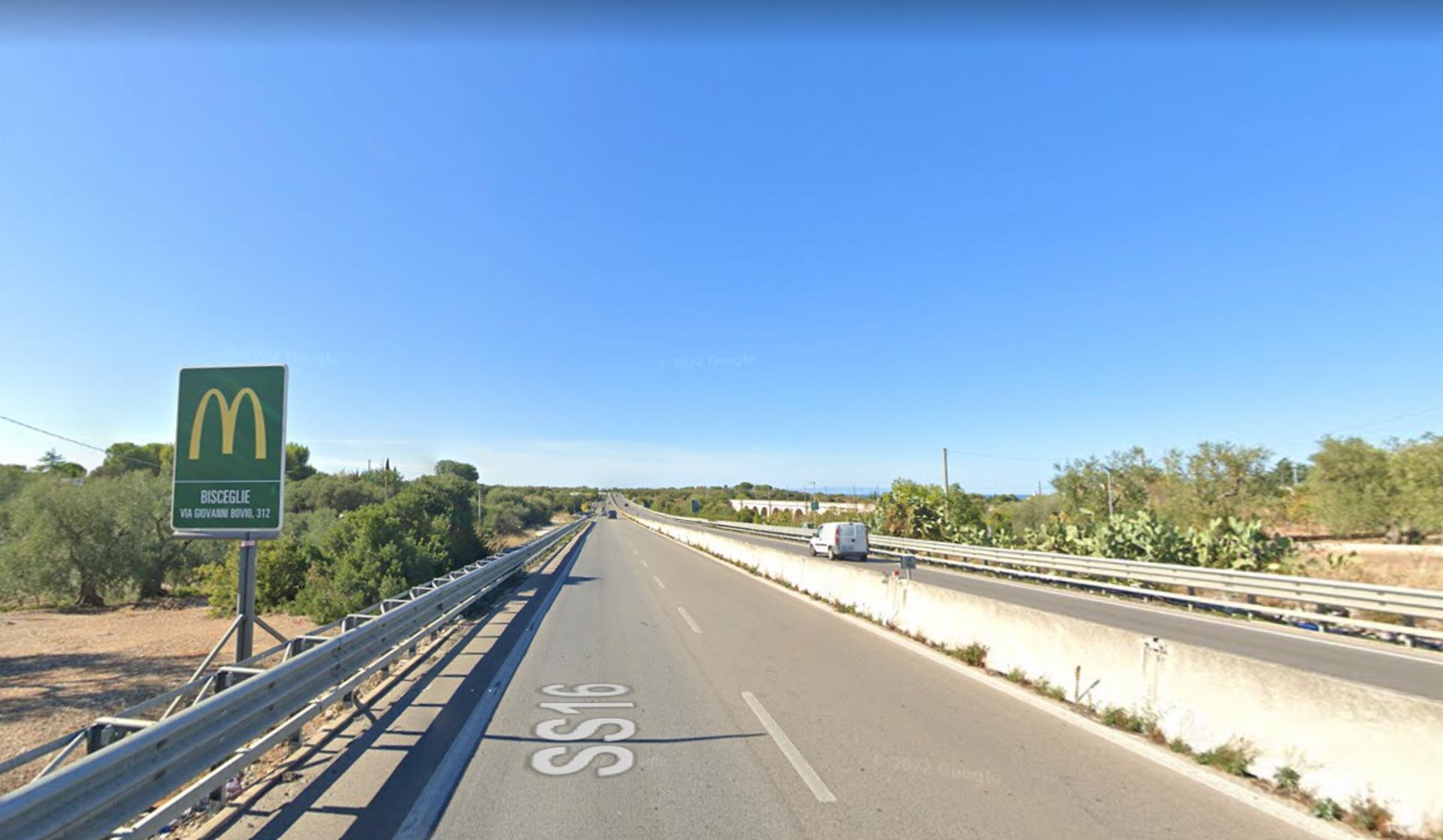 Impianto CARTELLONISTICA a Trani, in zona Vigna Caracciolo