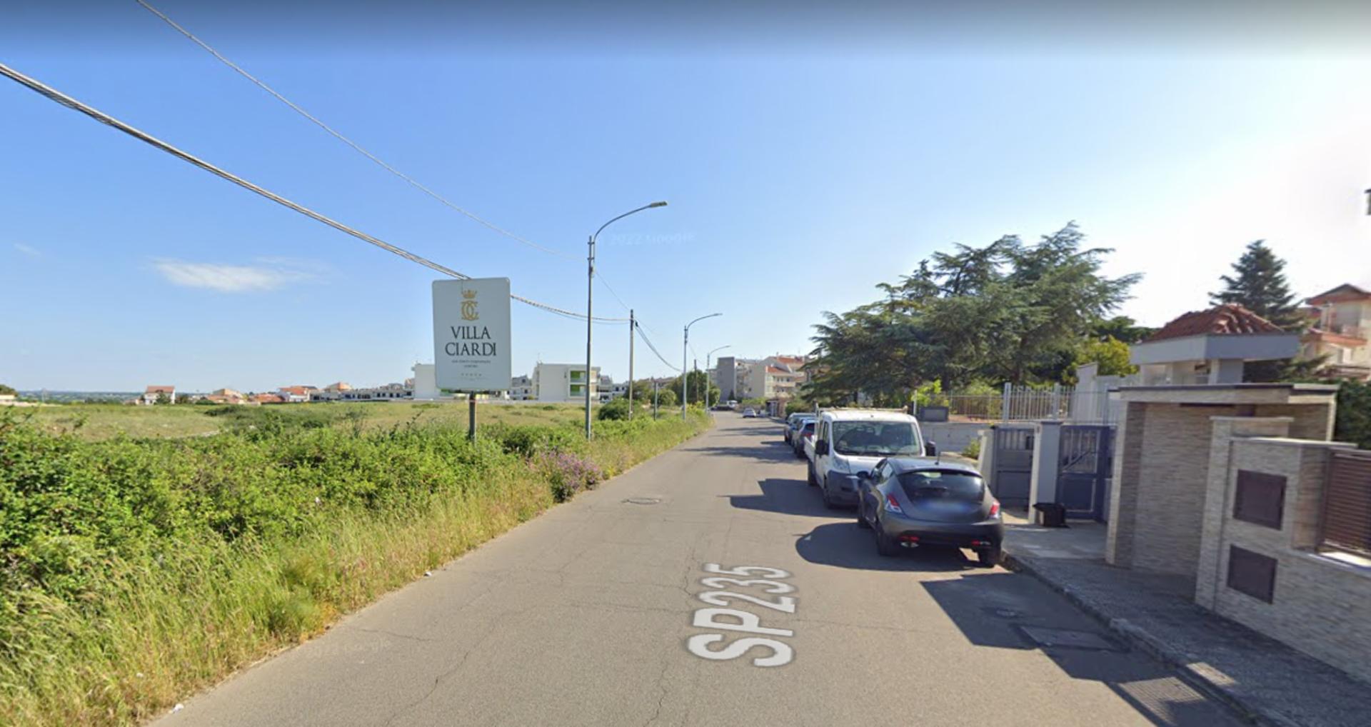 Impianto CARTELLONISTICA a Santeramo in Colle, in zona Mecelleria Braceria da Angelo Lauria