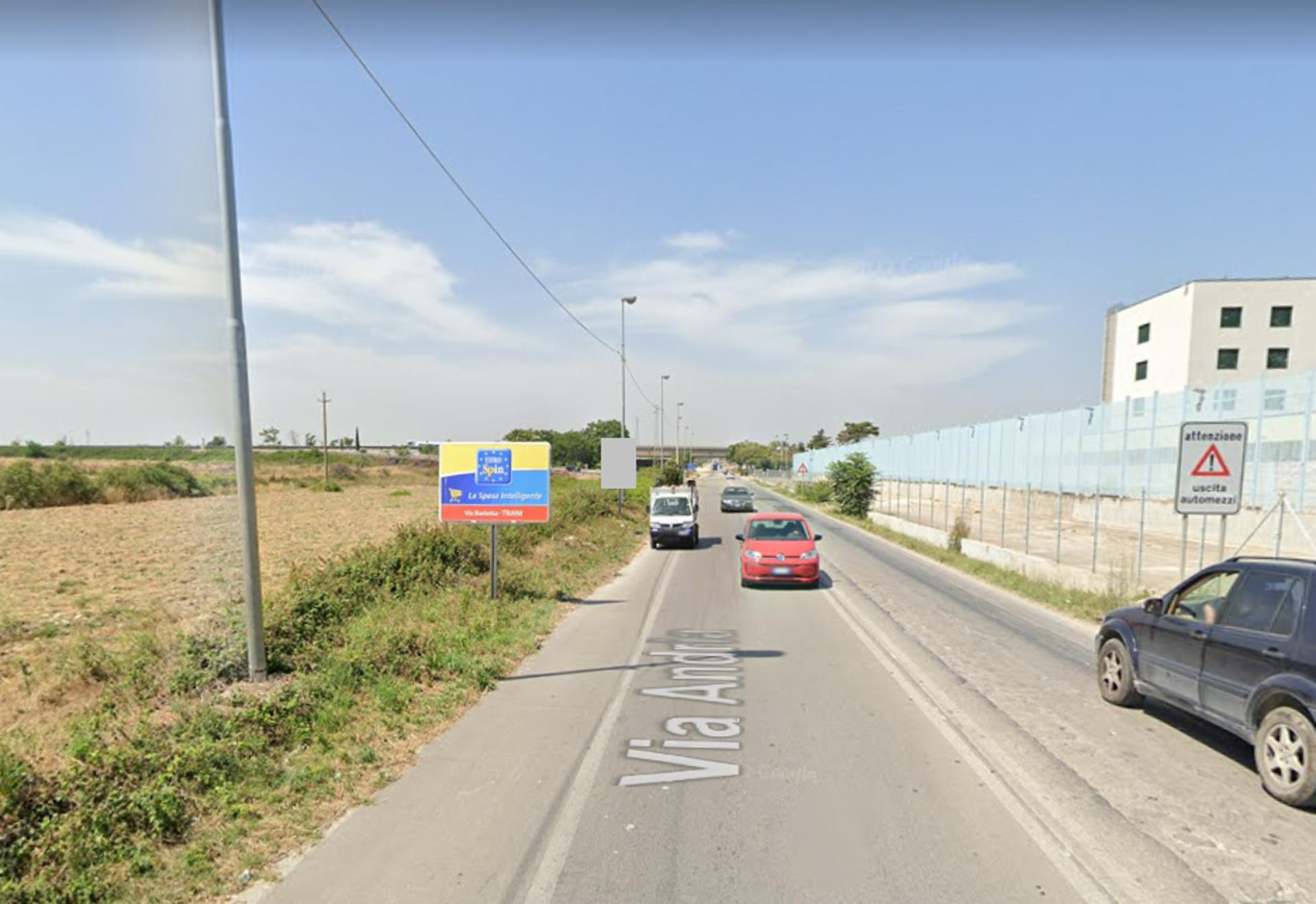 Impianto a VIA Via Andria a mt 95 dopo svincolo SS16  Trani
