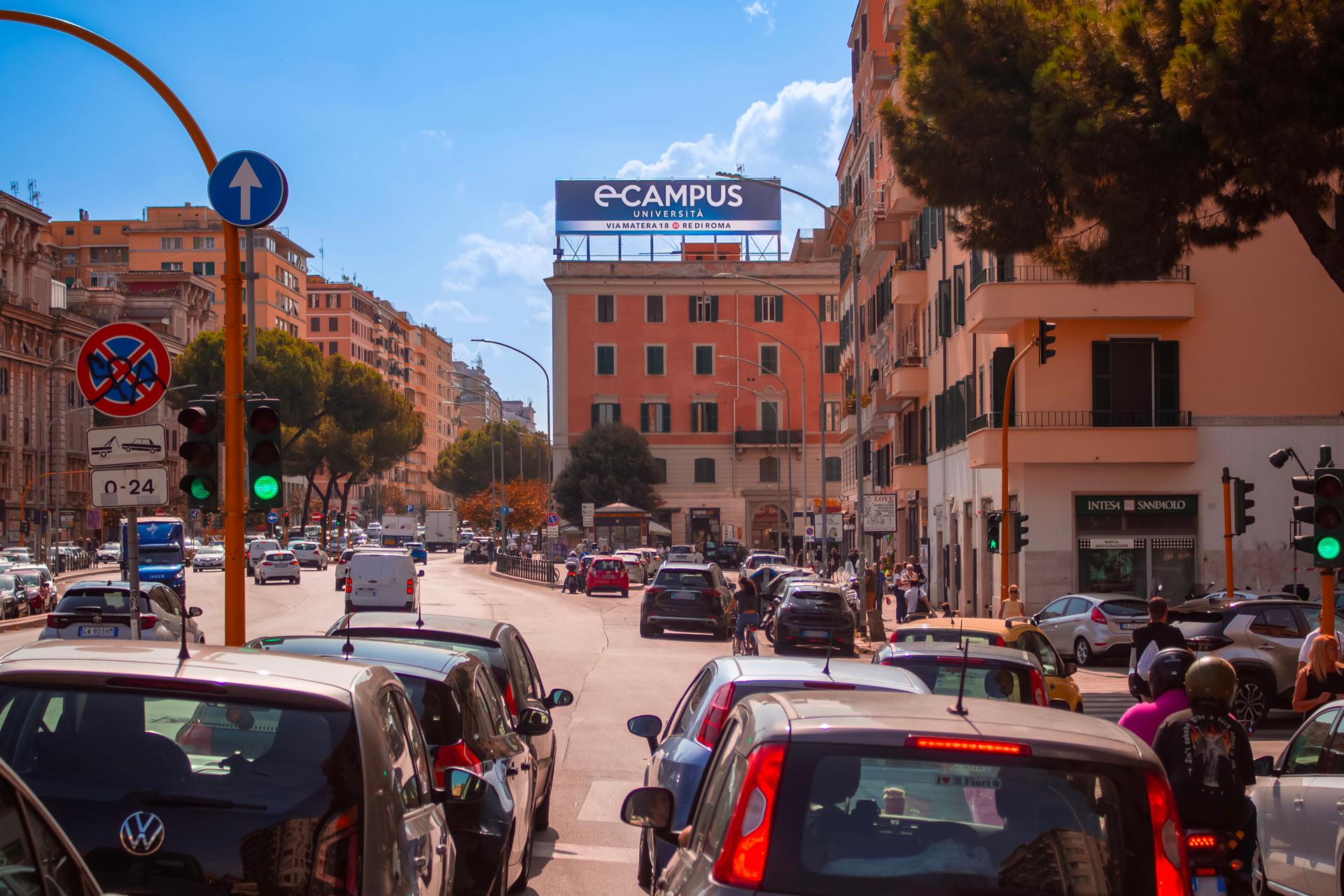 Impianto a PIAZZA ALBERONE - ang. Via Appia Nuova  Roma