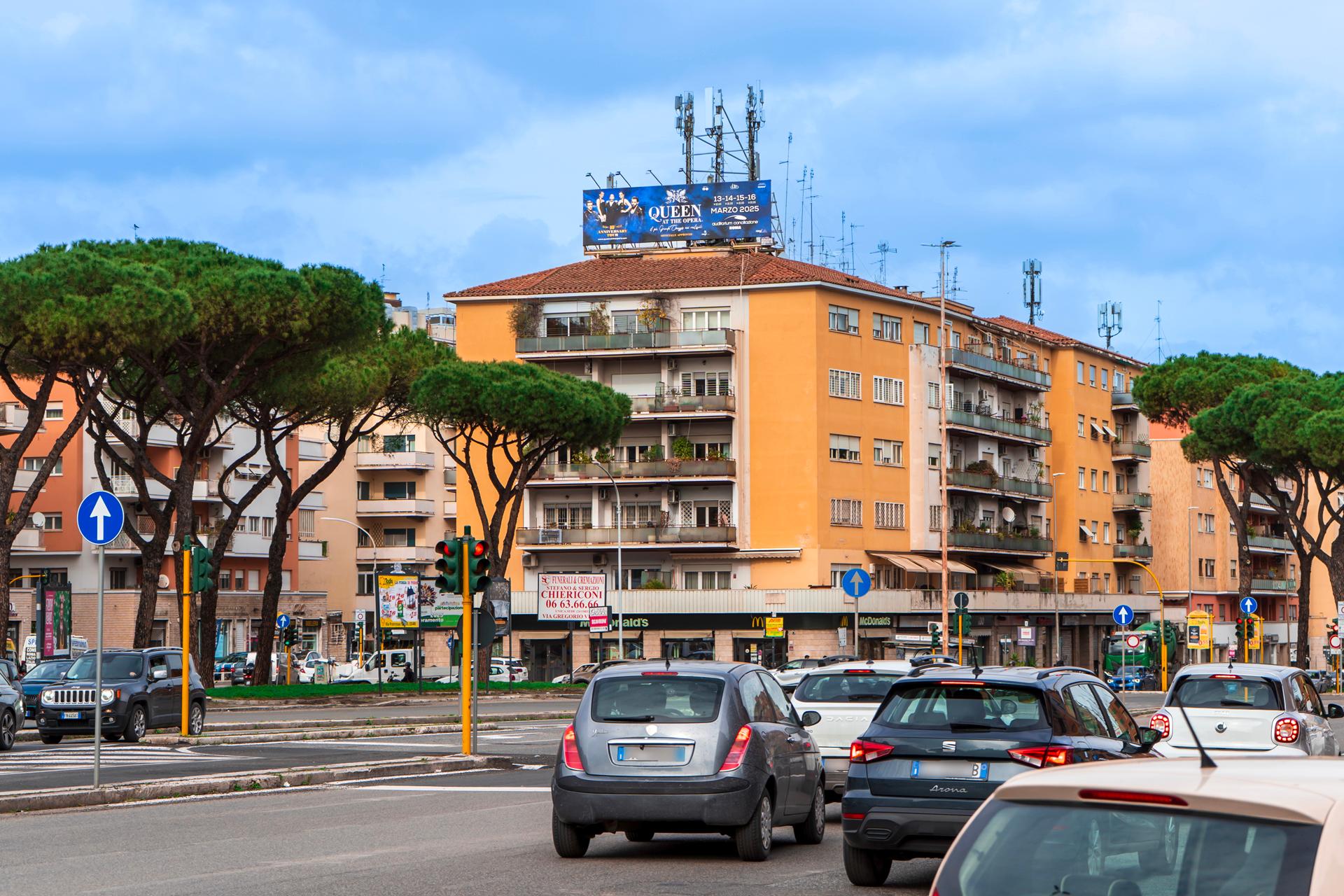 Impianto a PIAZZA PIO XI - ang. Via Gregorio VII  Roma