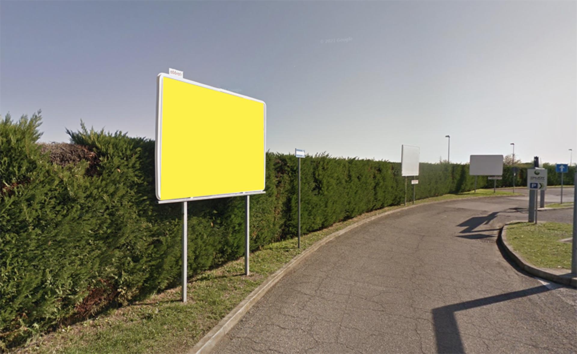 Impianto CARTELLONISTICA a Cerro Maggiore, in zona Bowling Space - Cerro Maggiore