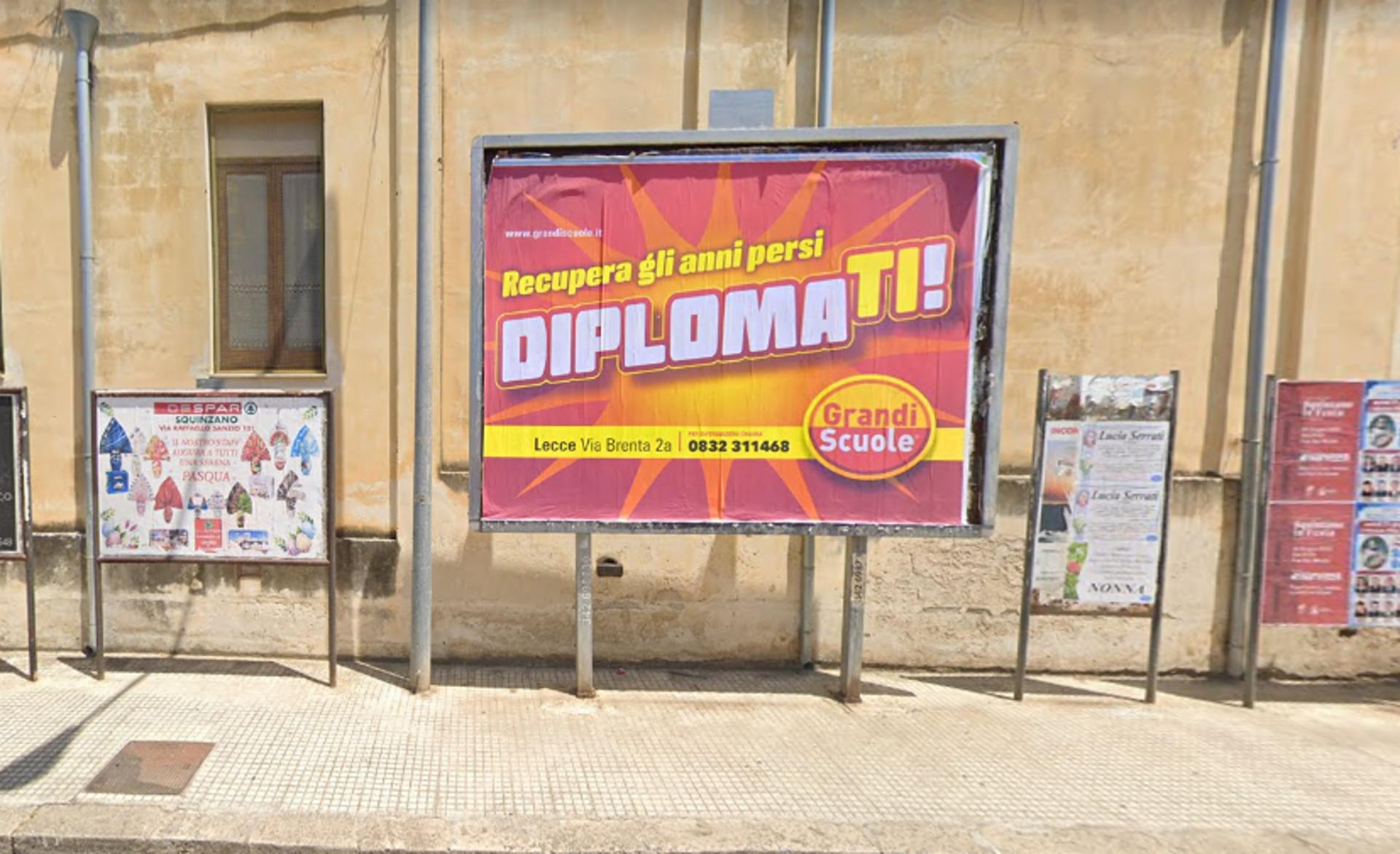 Impianto POSTER a Squinzano, in zona Pizzeria da Santino