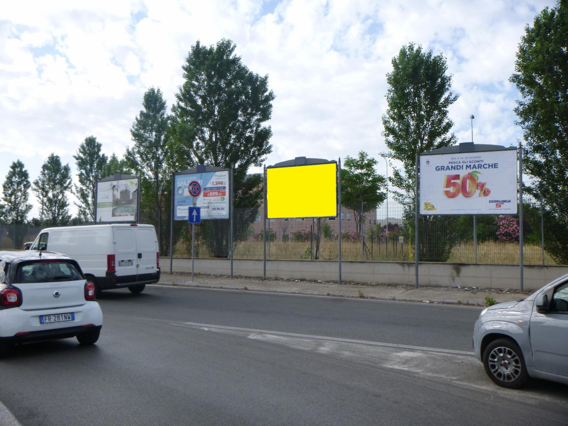 Impianto a VIA LICINI - alt. Supermercato Metro (4° dx)  Roma