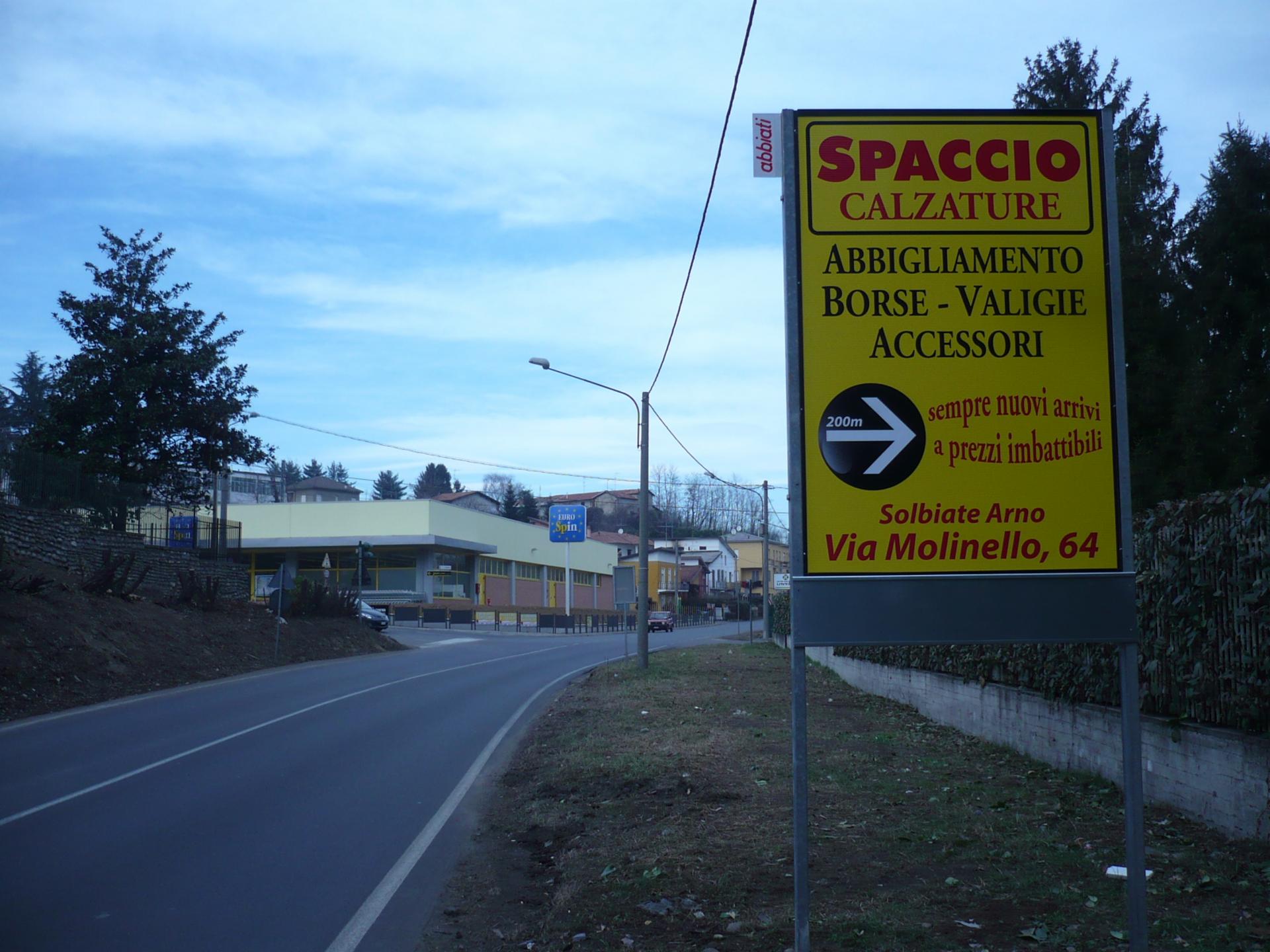 Impianto CARTELLONISTICA a Jerago con Orago, in zona Puffin Gelateria Artigianale