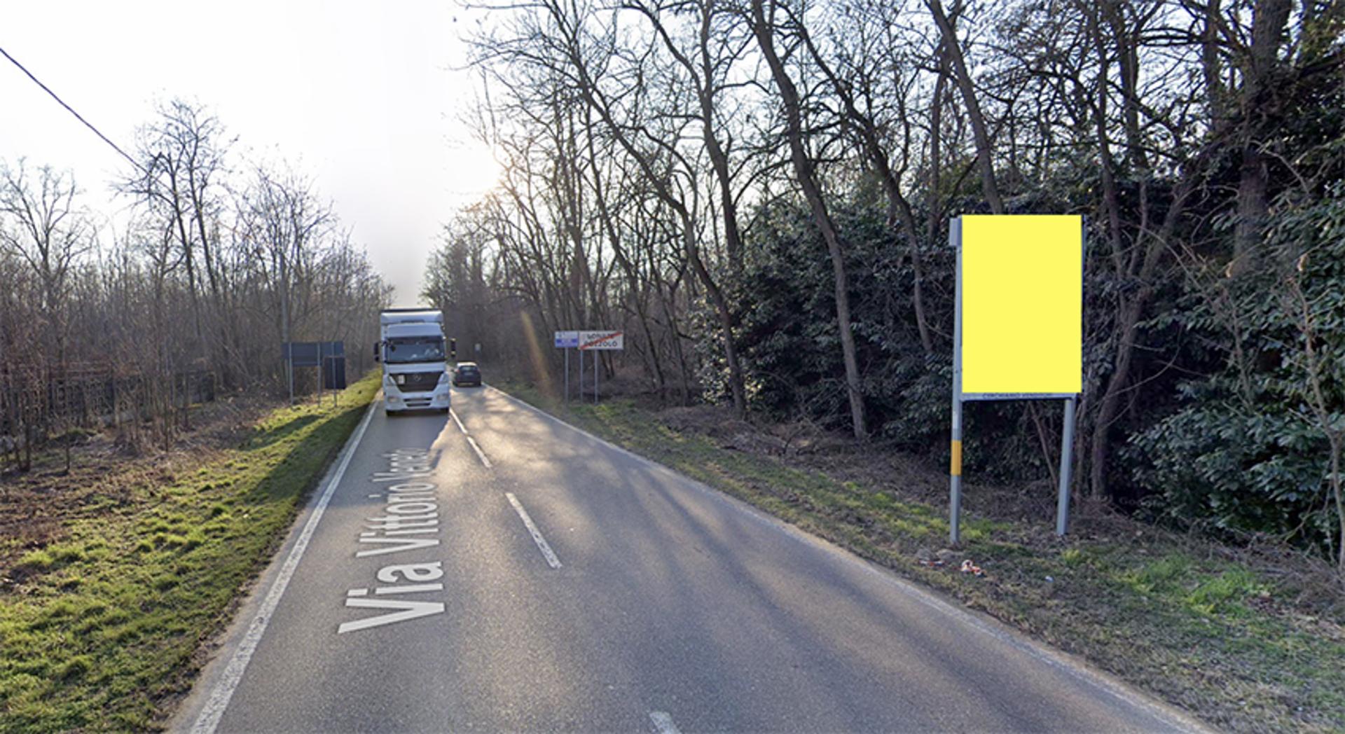 Impianto CARTELLONISTICA a Lonate Pozzolo, in zona Kingparking