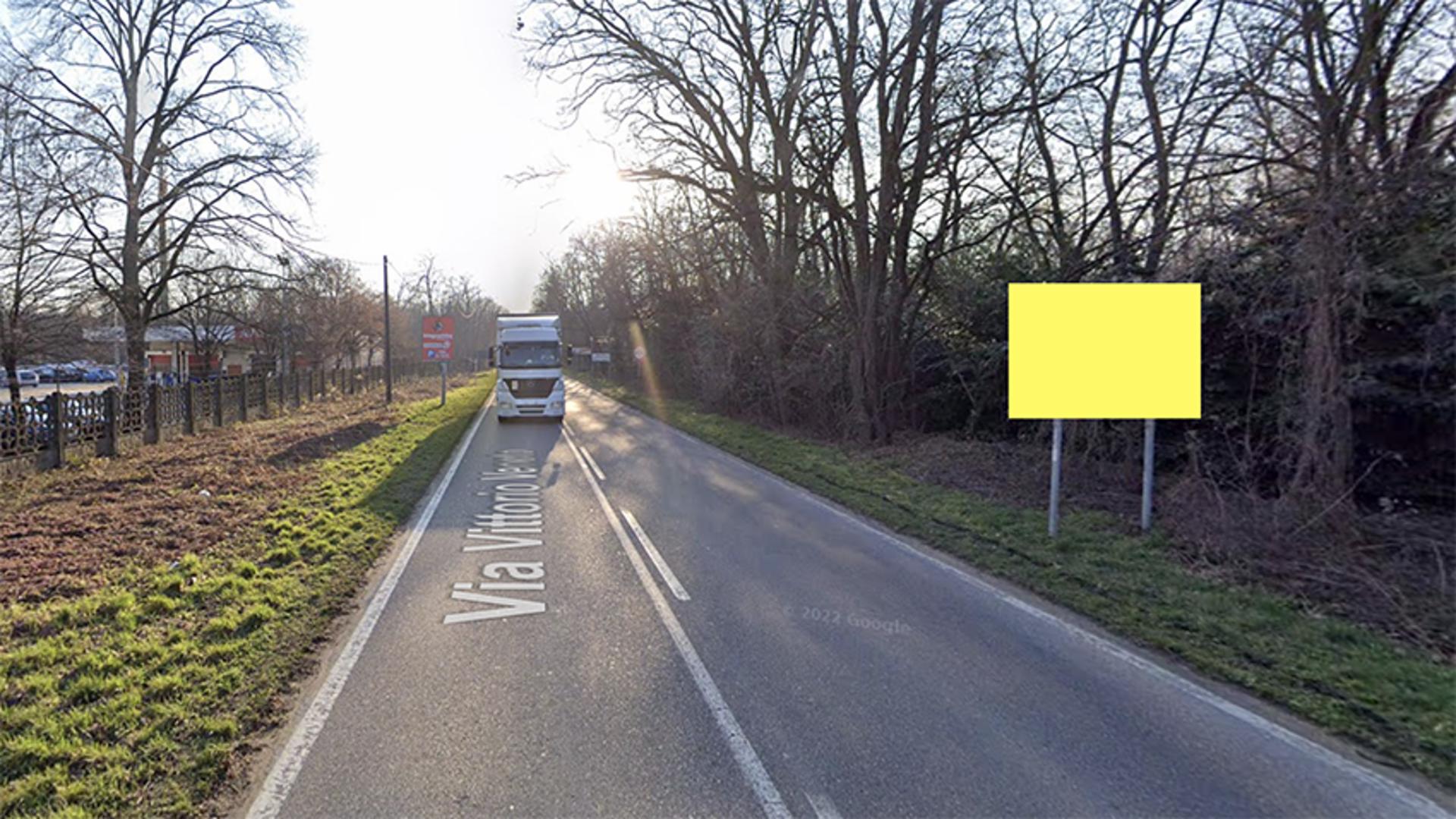 Impianto CARTELLONISTICA a Lonate Pozzolo, in zona Kingparking