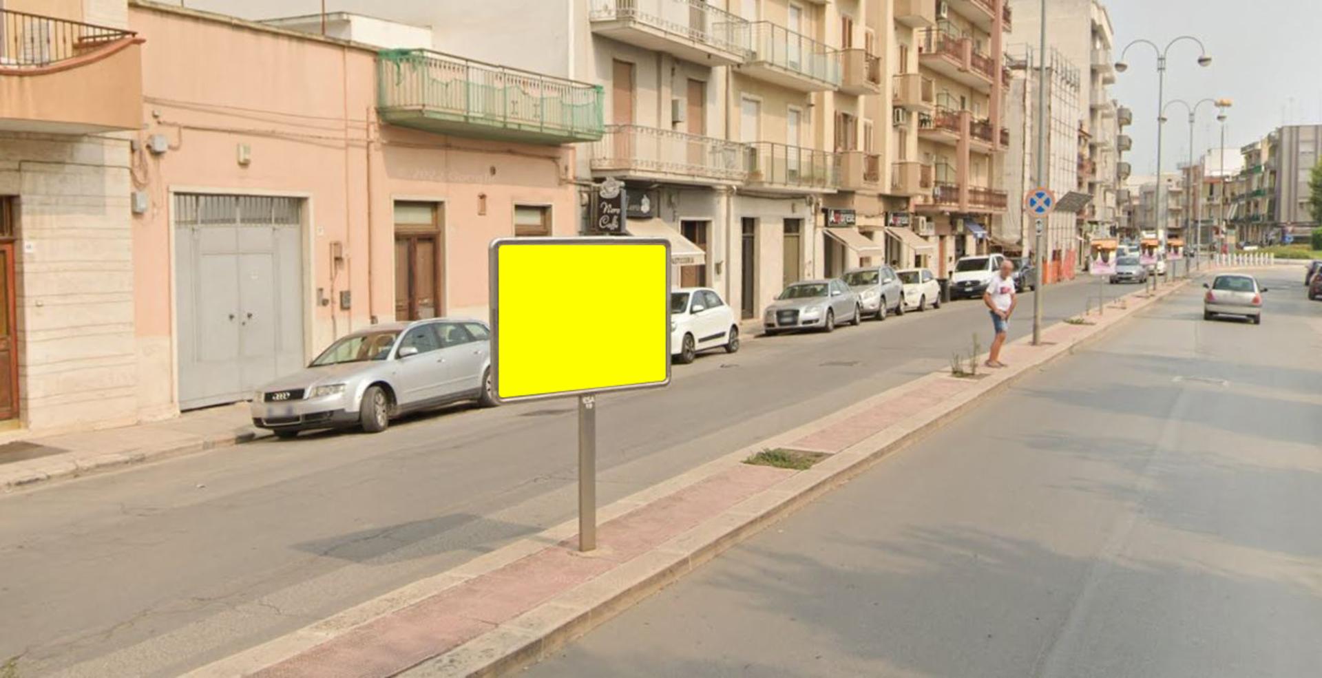 Impianto CARTELLONISTICA a Andria, in zona Reset calzature