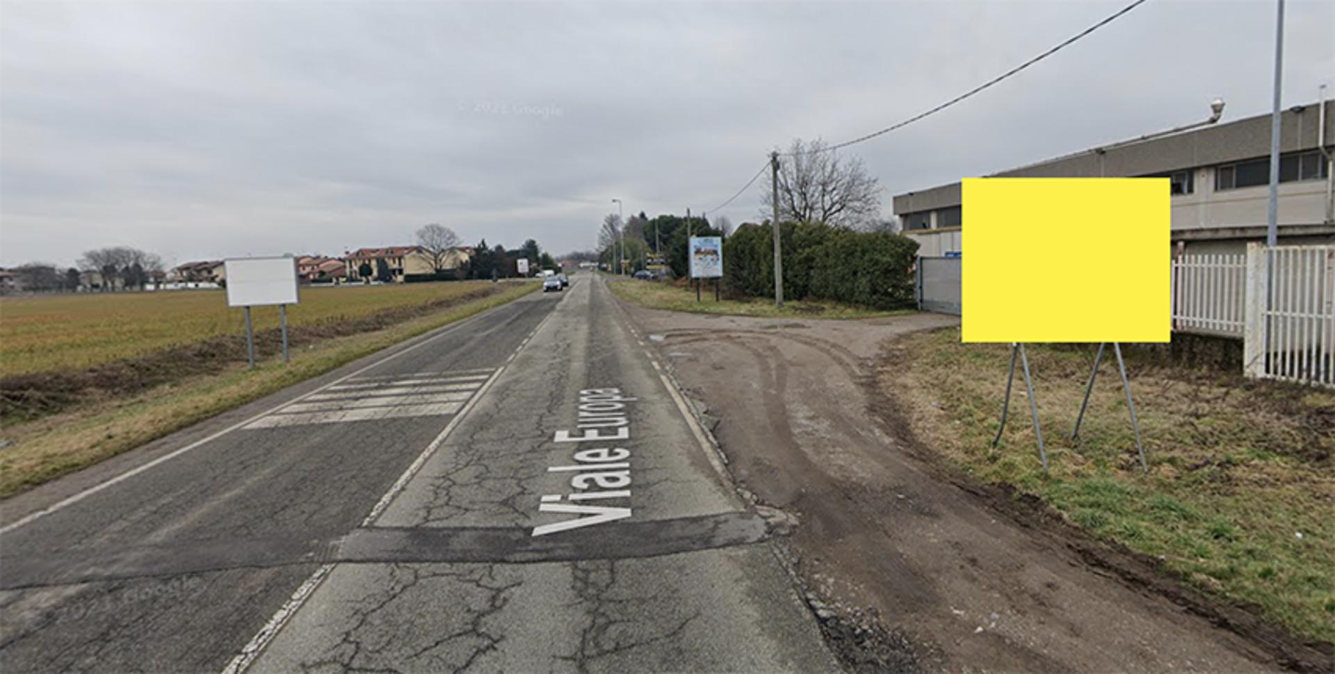 Impianto CARTELLONISTICA a Ossona, in zona Discount