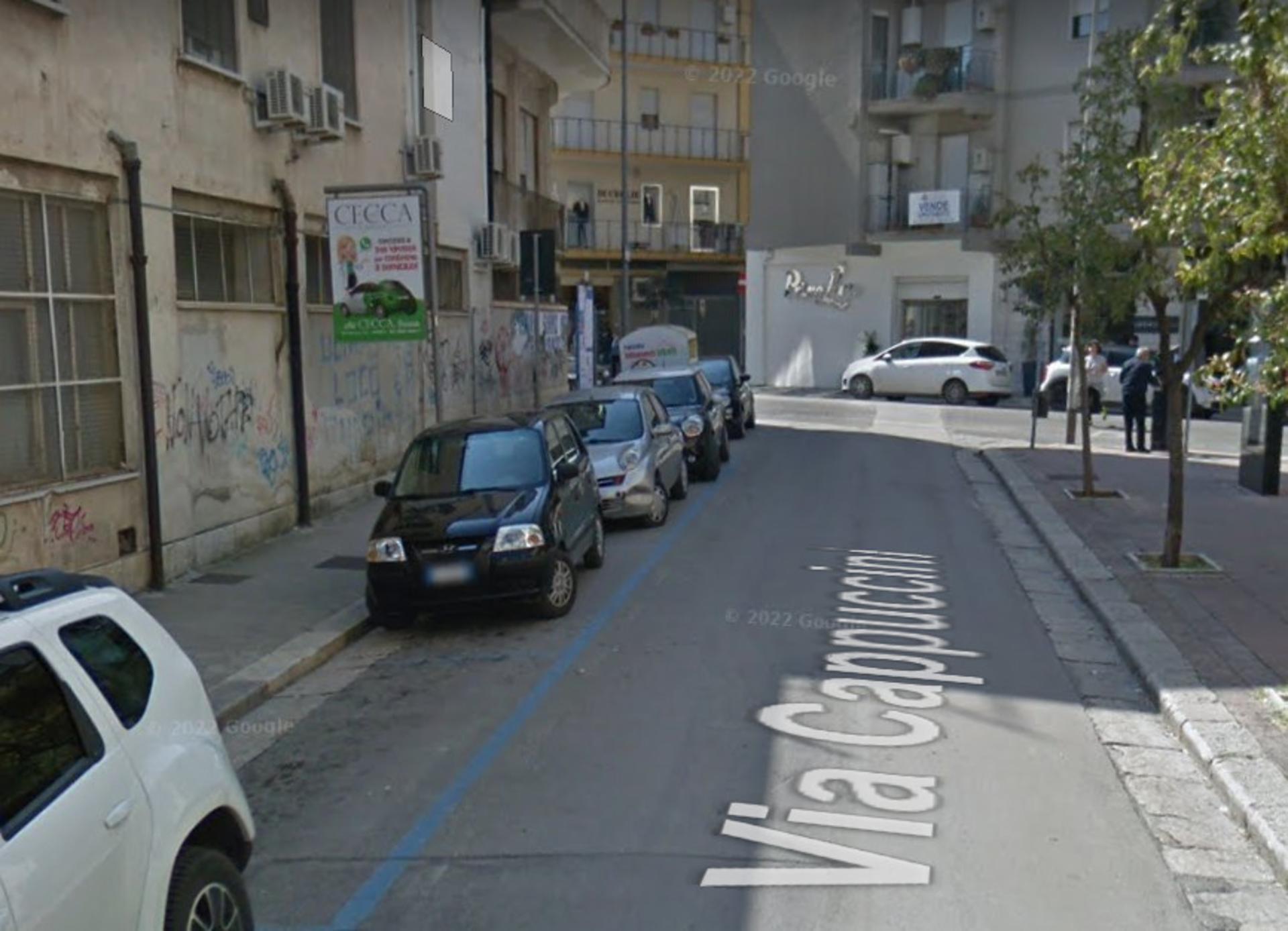 Impianto PALINA a Andria, in zona Macy, Abbigliamento donna