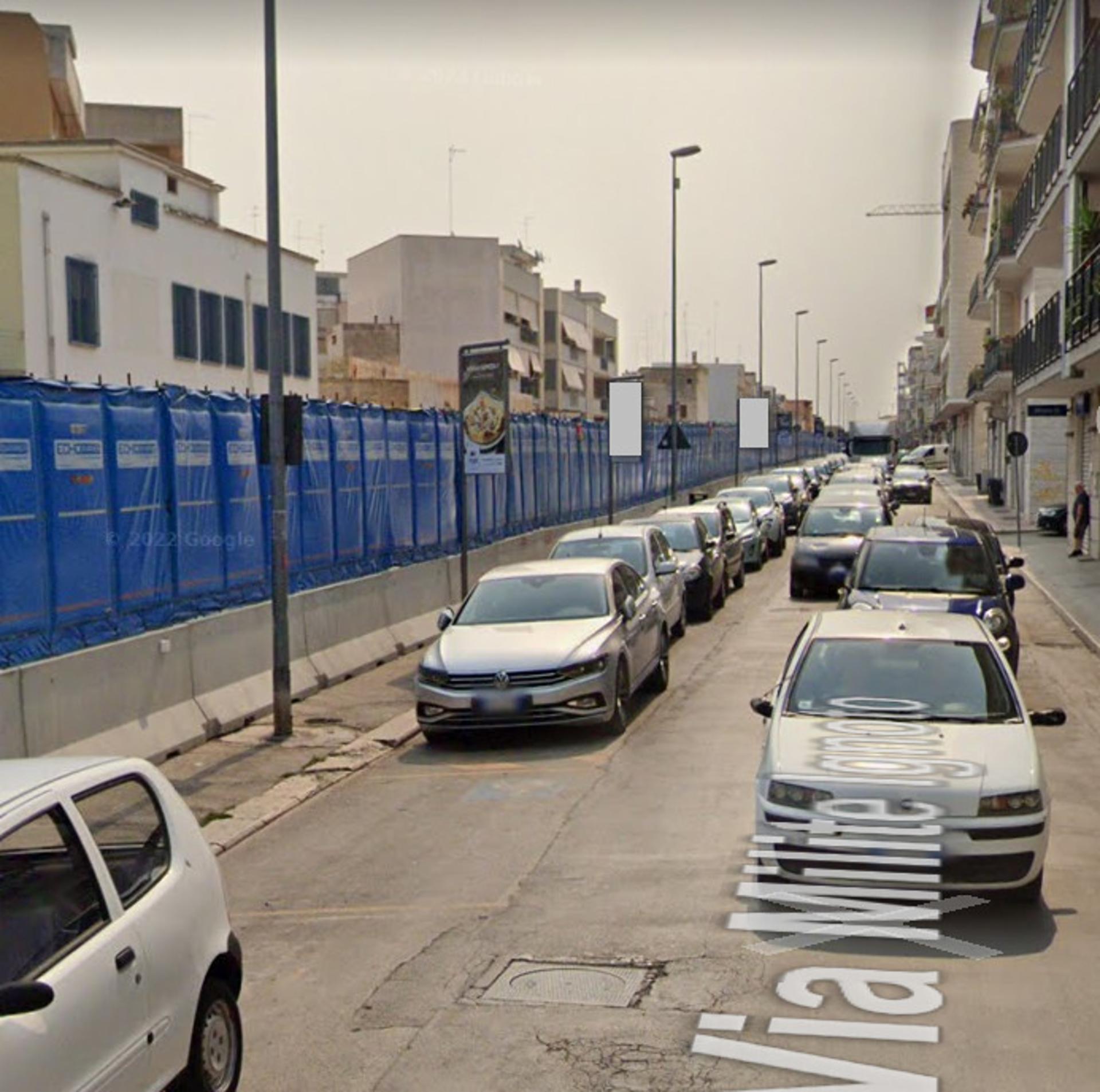 Impianto PALINA a Andria, in zona Macy, Abbigliamento donna