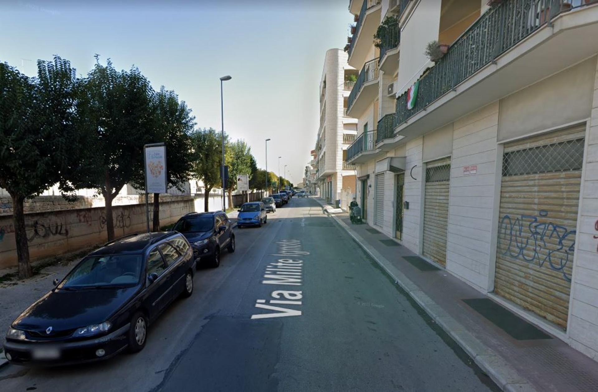 Impianto PALINA a Andria, in zona Macy, Abbigliamento donna
