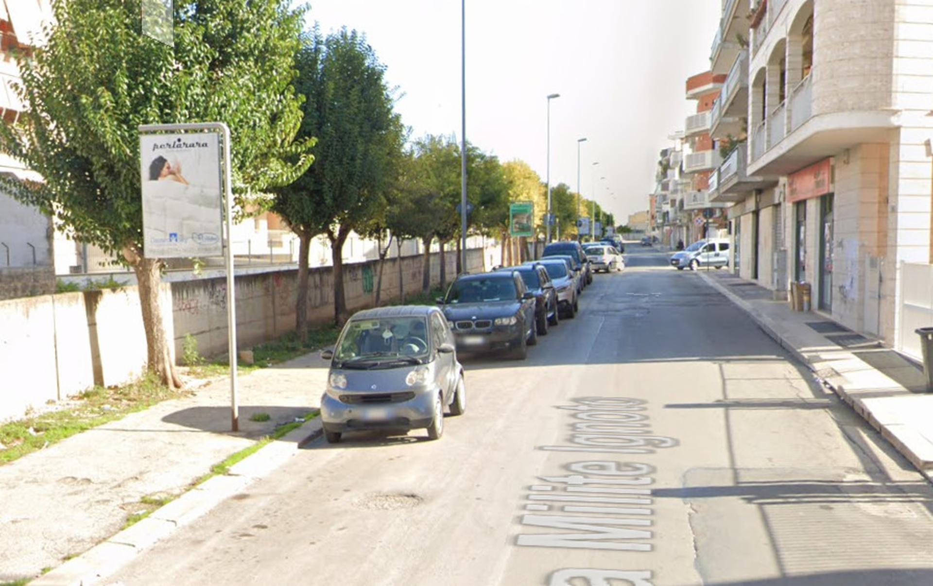 Impianto PALINA a Andria, in zona Macy, Abbigliamento donna