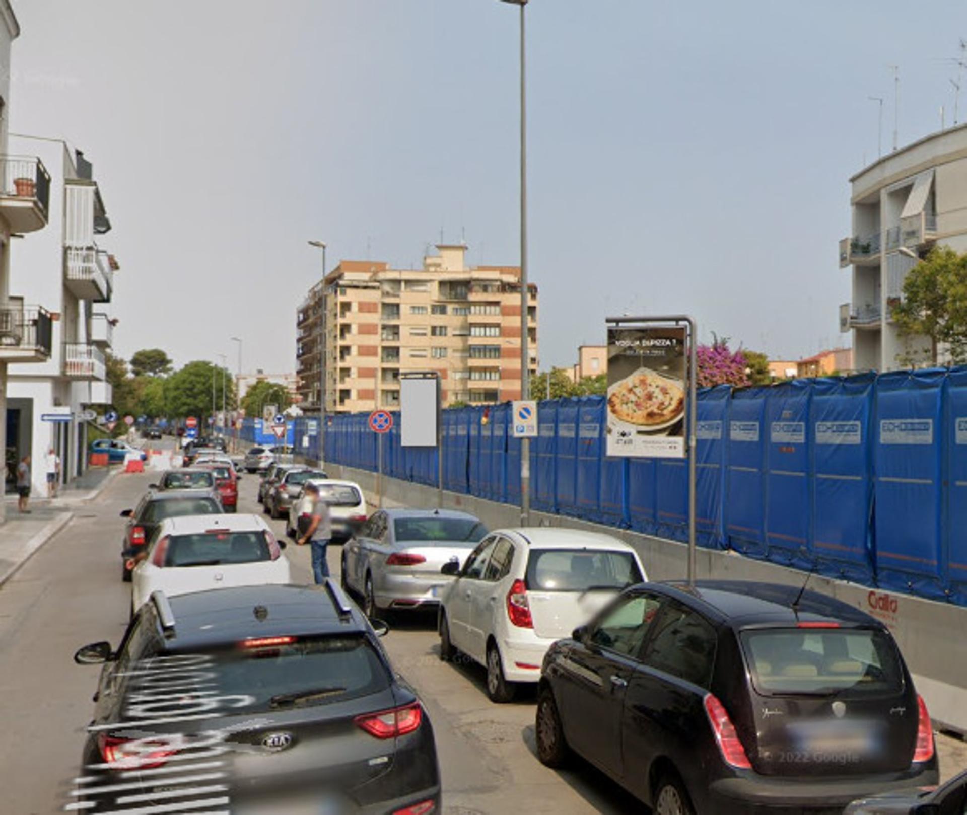 Impianto PALINA a Andria, in zona Macy, Abbigliamento donna