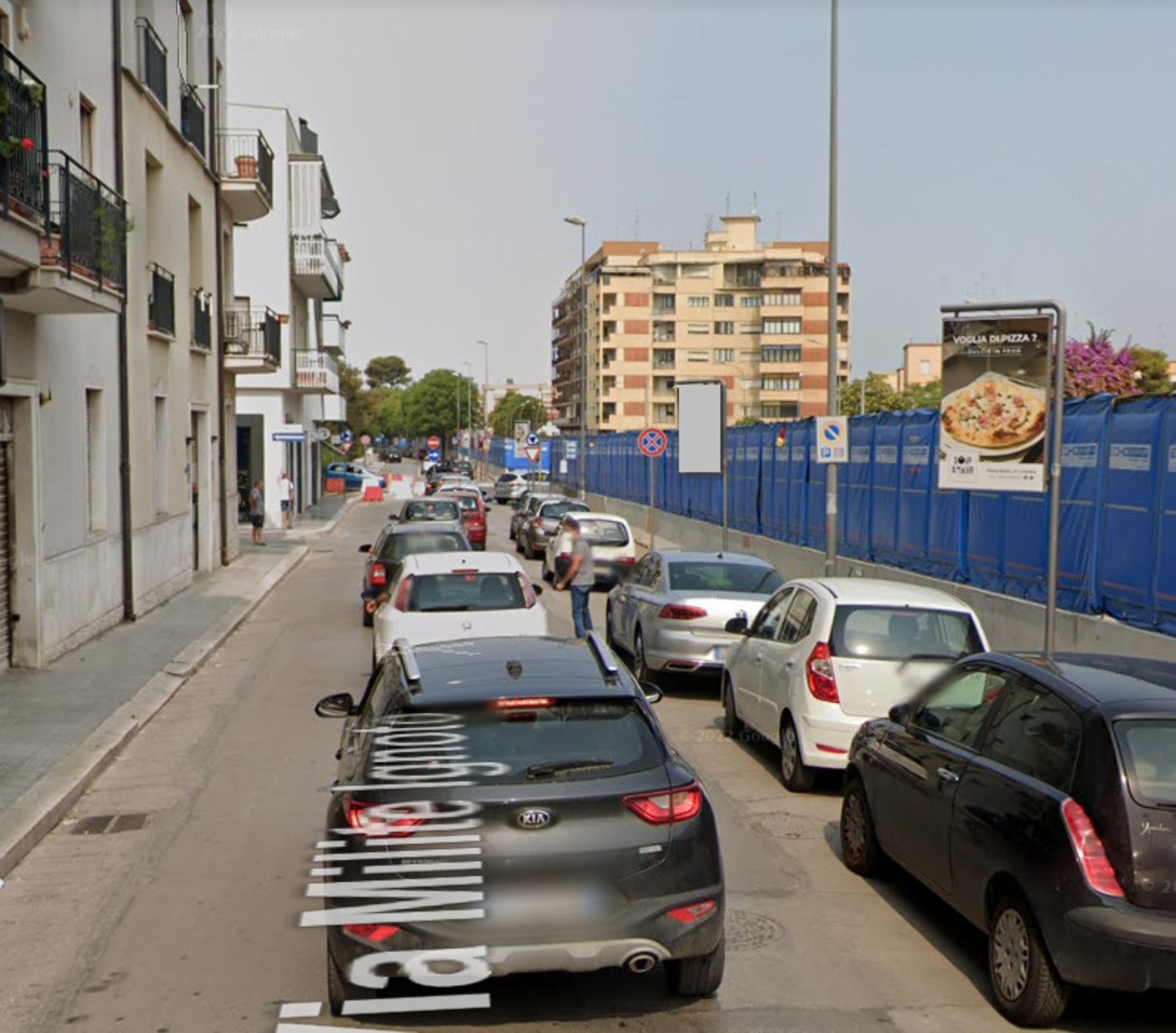 Impianto PALINA a Andria, in zona Macy, Abbigliamento donna