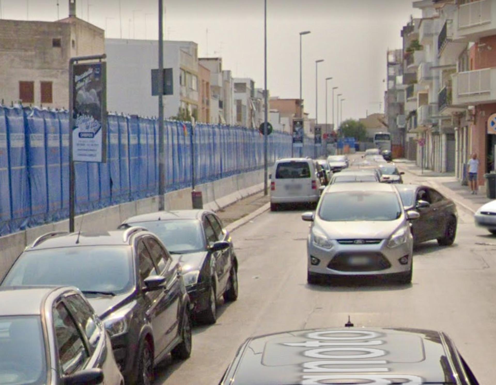 Impianto PALINA a Andria, in zona Macy, Abbigliamento donna