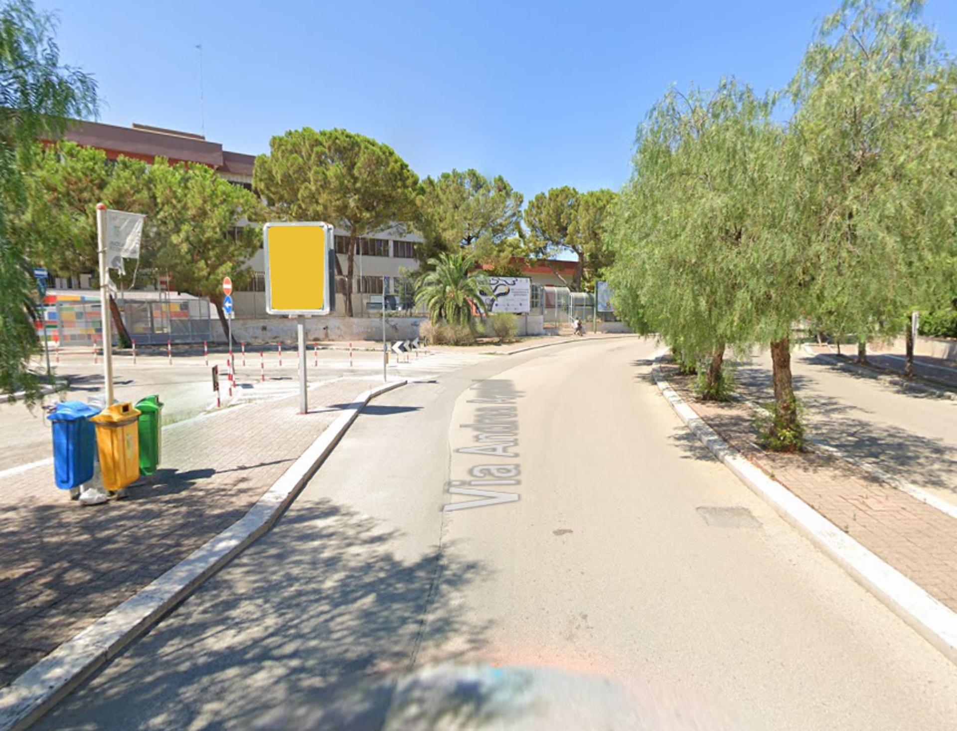Impianto CARTELLONISTICA a Andria, in zona Girasole