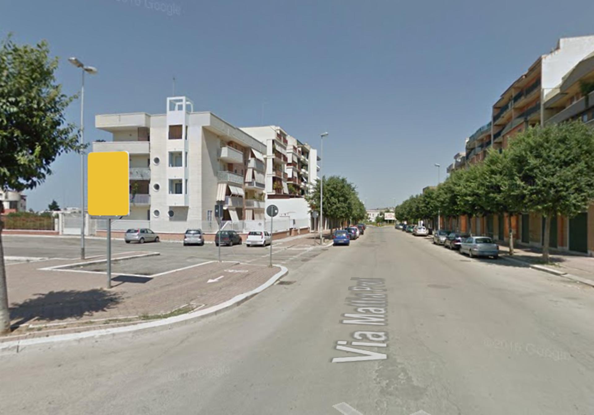 Impianto CARTELLONISTICA a Andria, in zona Retro Gusto Caffè