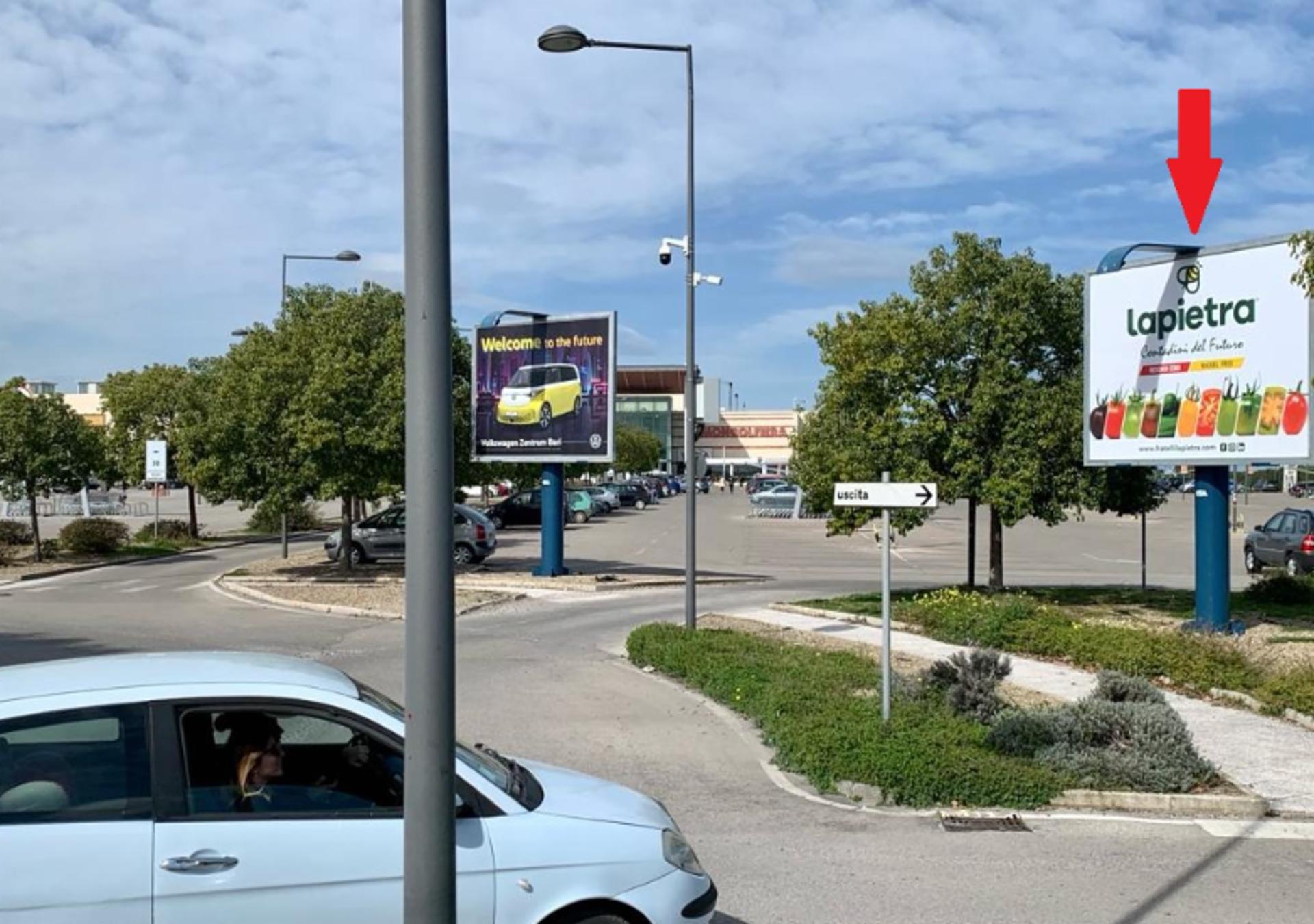 Impianto POSTER a Molfetta, in zona Skechers