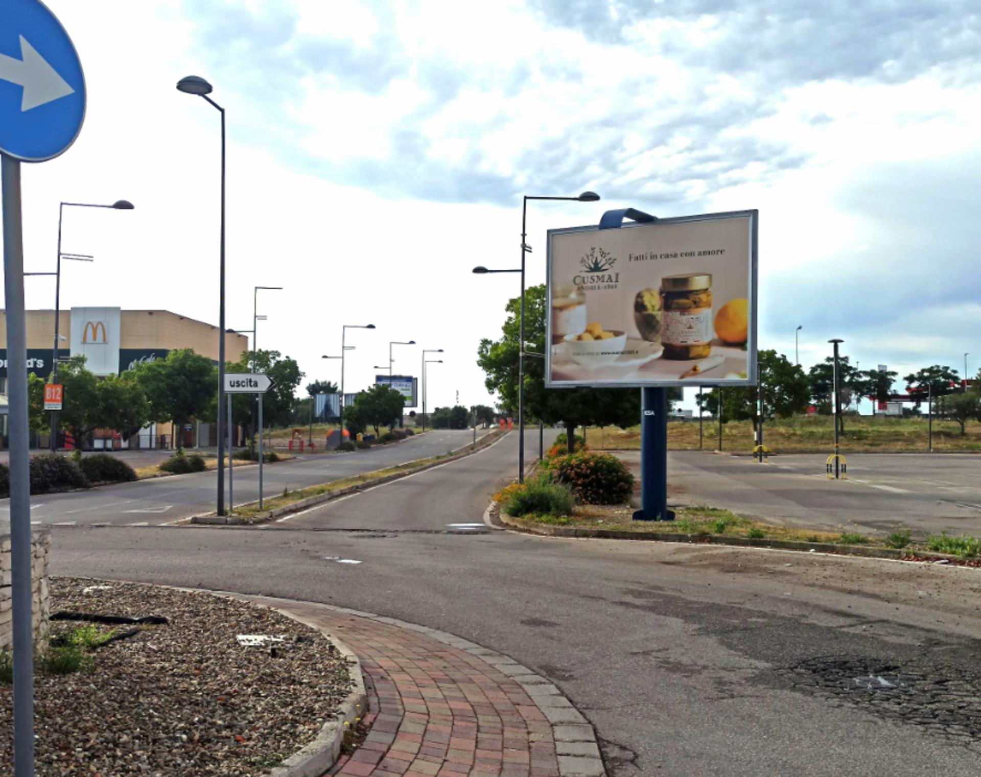 Impianto POSTER a Molfetta, in zona Skechers