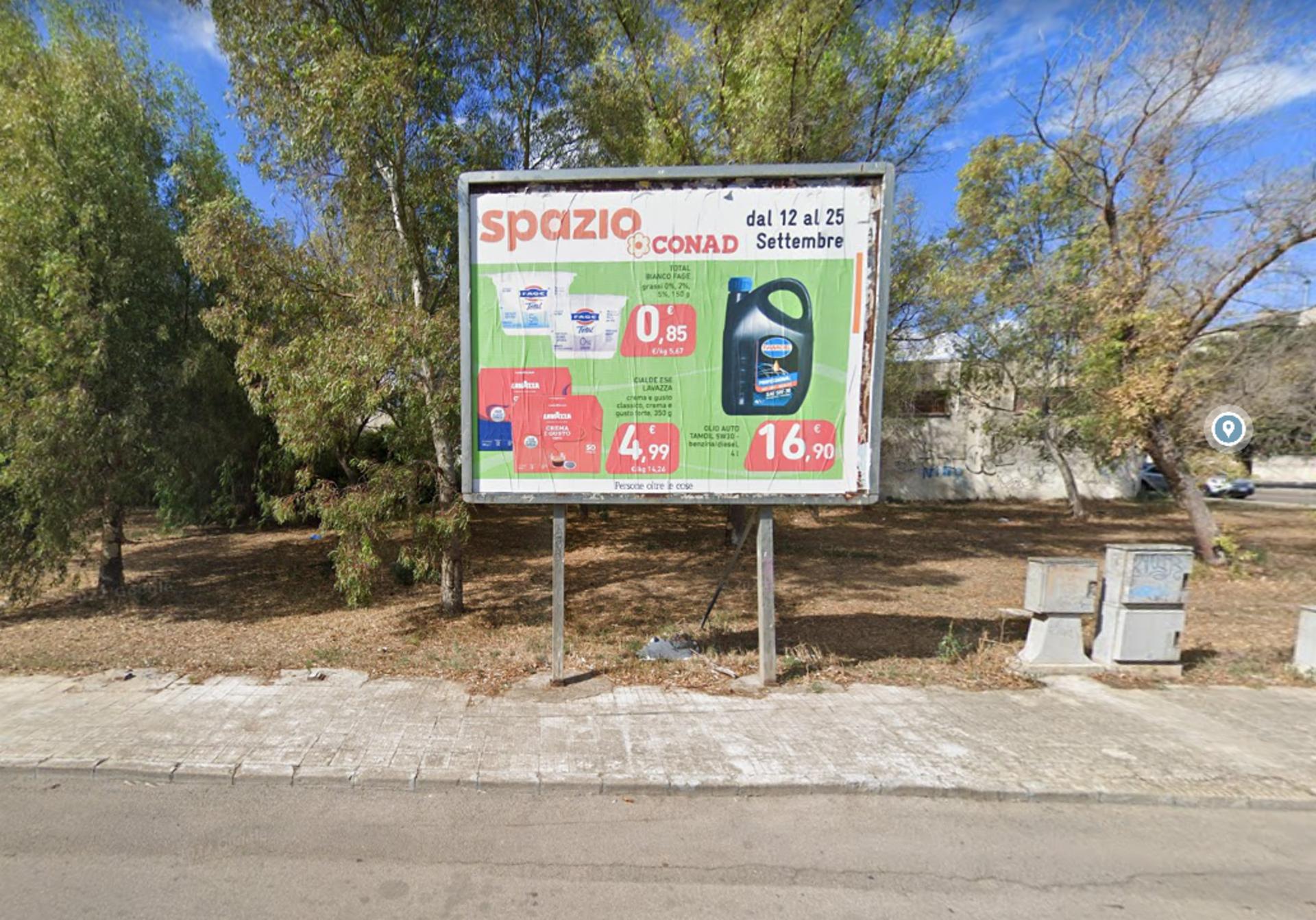 Impianto POSTER a Lecce, in zona Le Mani in Pasta