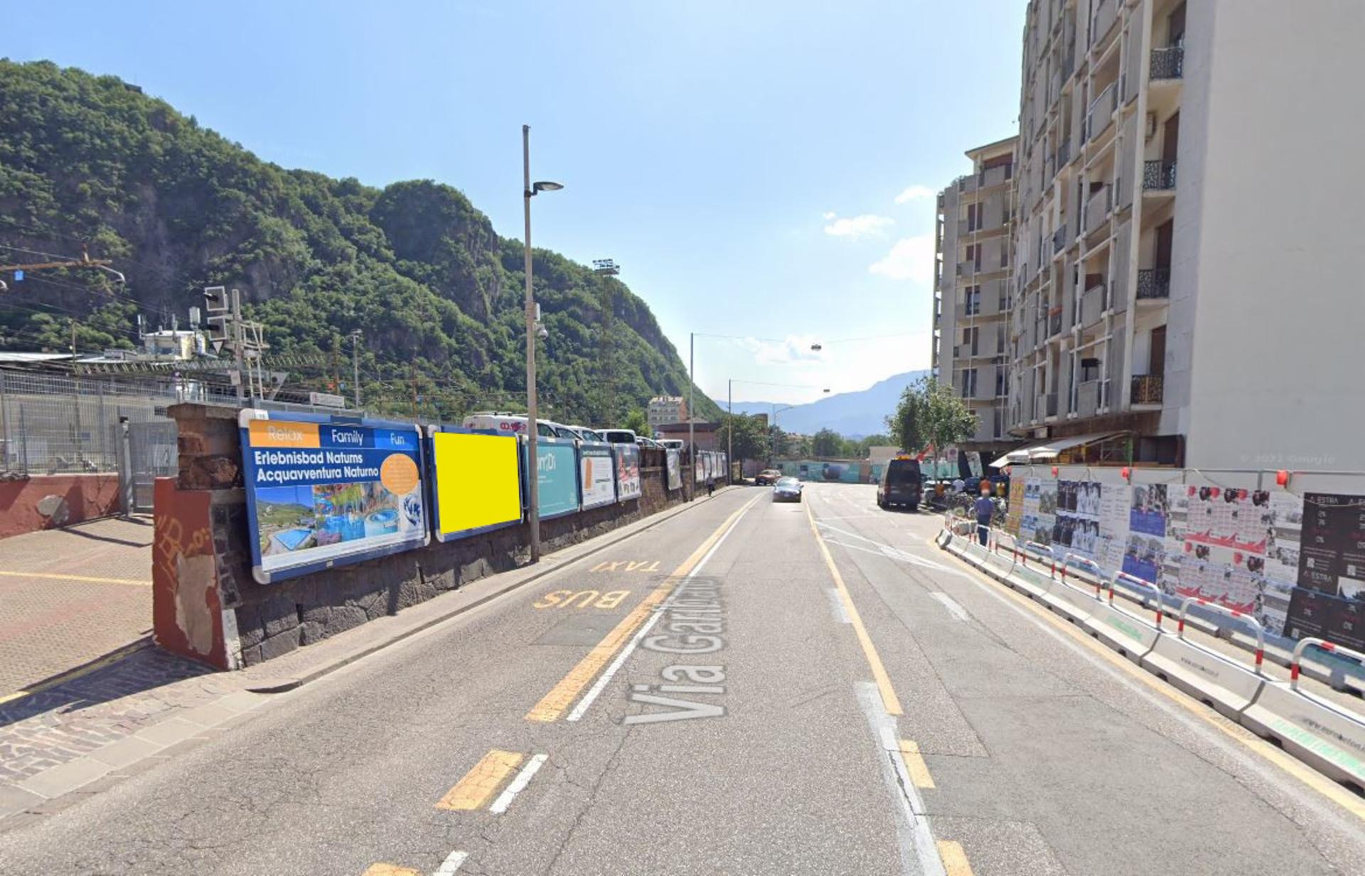 Impianto POSTER a Bolzano, in zona East and West General Store