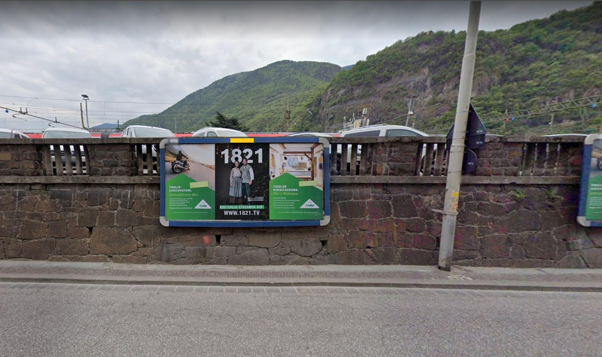 Impianto POSTER a Bolzano, in zona East and West General Store