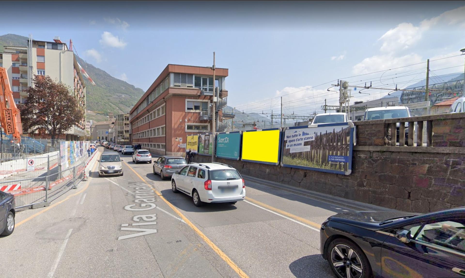 Impianto POSTER a Bolzano, in zona East and West General Store