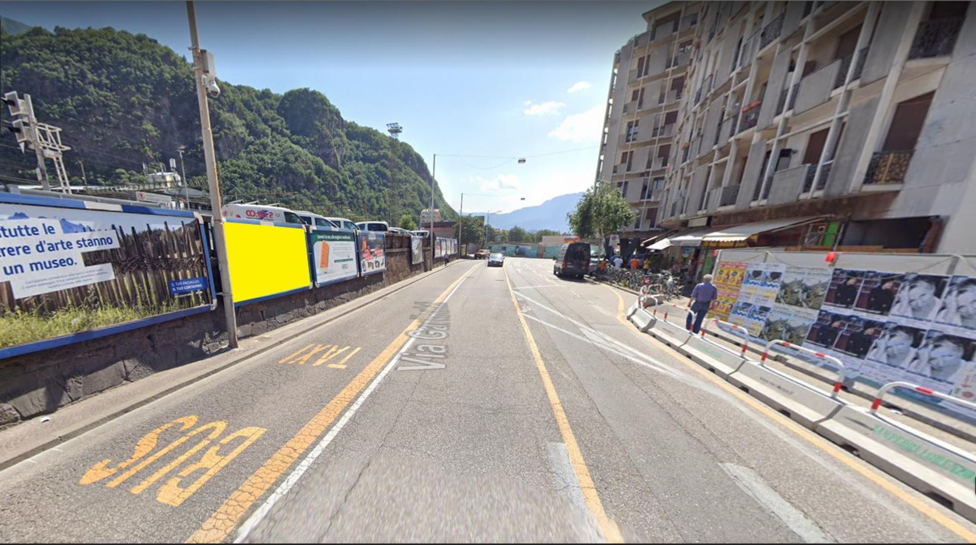Impianto POSTER a Bolzano, in zona East and West General Store