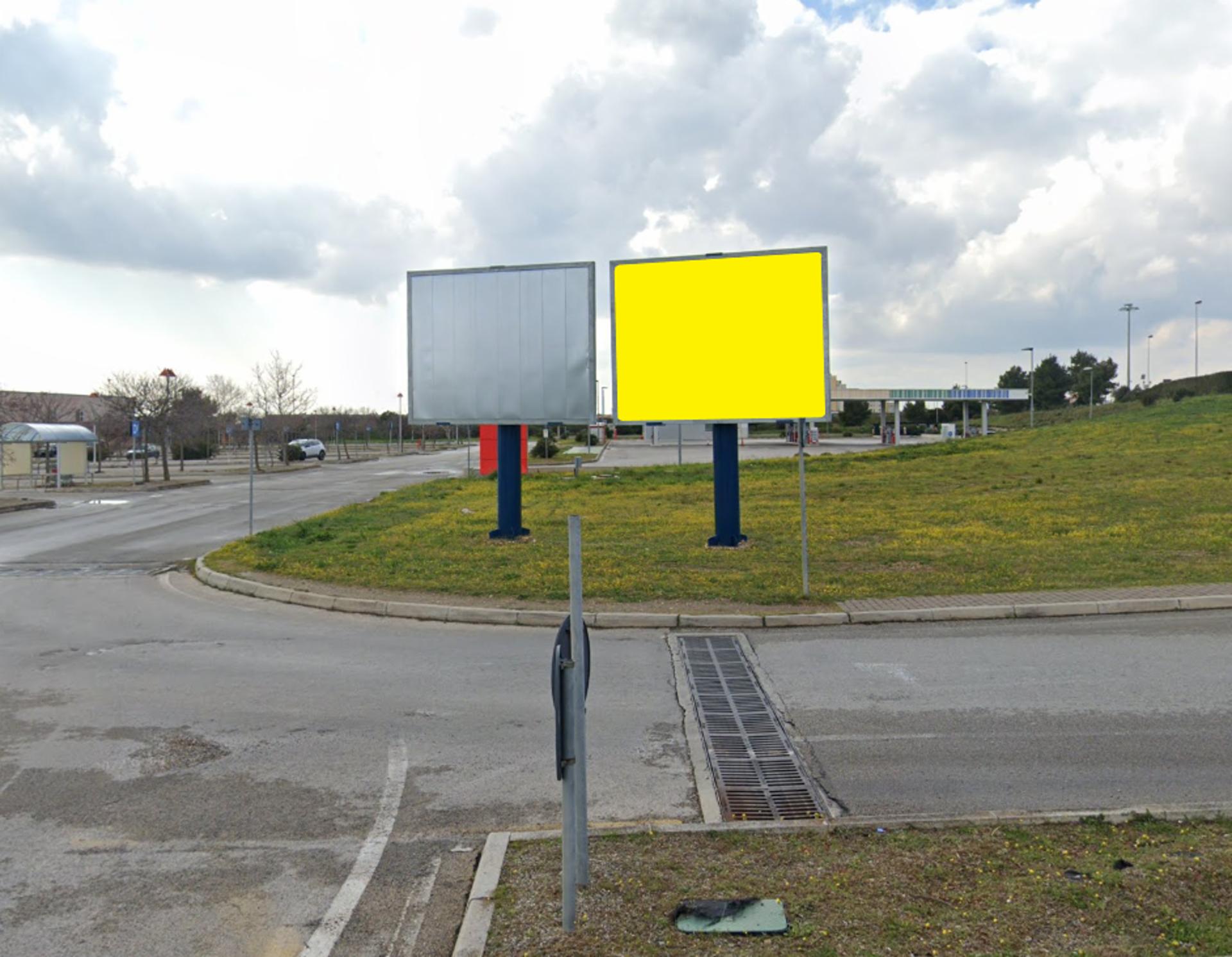 Impianto POSTER a Taranto, in zona Euronics