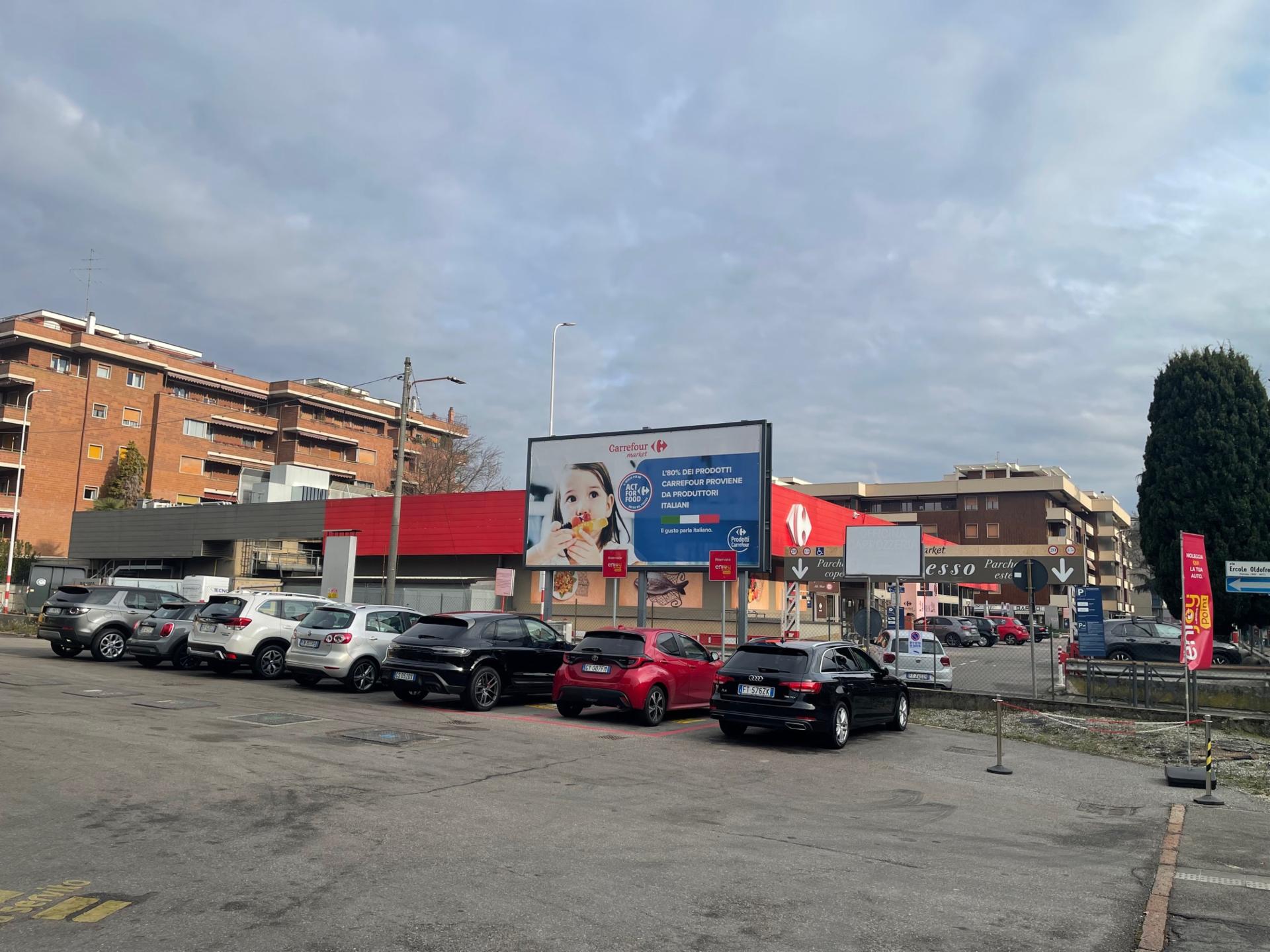 Impianto 6 X 3 a Varese, in zona Zina Moda