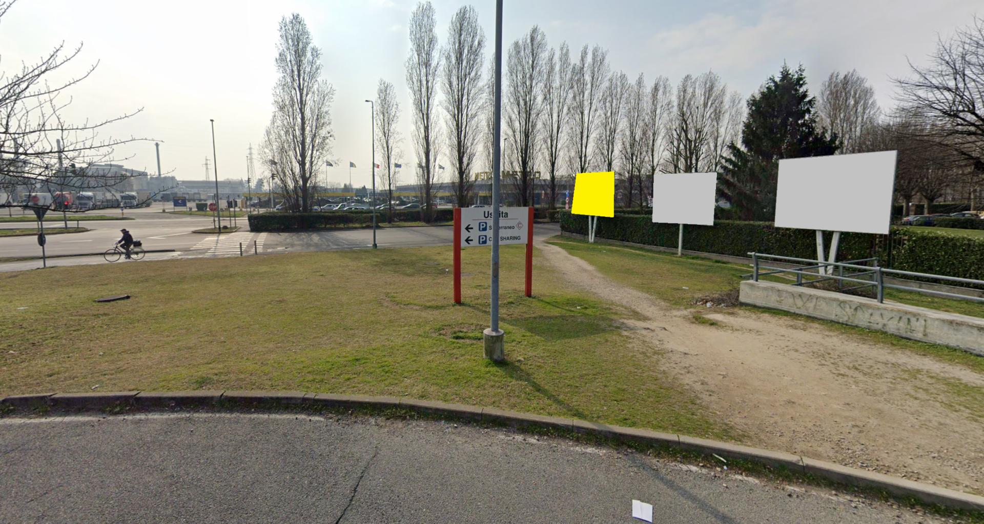 Impianto POSTER a Cesano Boscone, in zona Metro