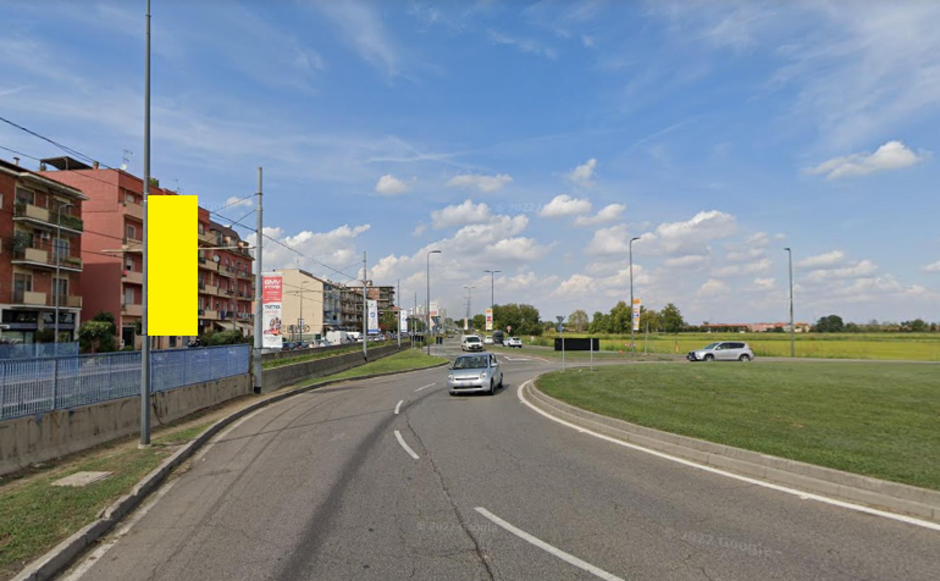 Impianto VERTICAL BANNER a Milano, in zona Histoire D'Or