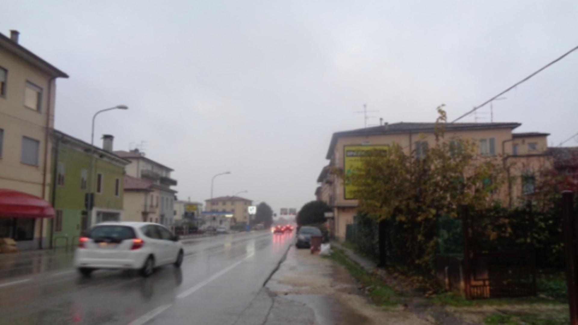 Impianto CARTELLONISTICA a Creazzo, in zona Pasticceria gelateria Elisir